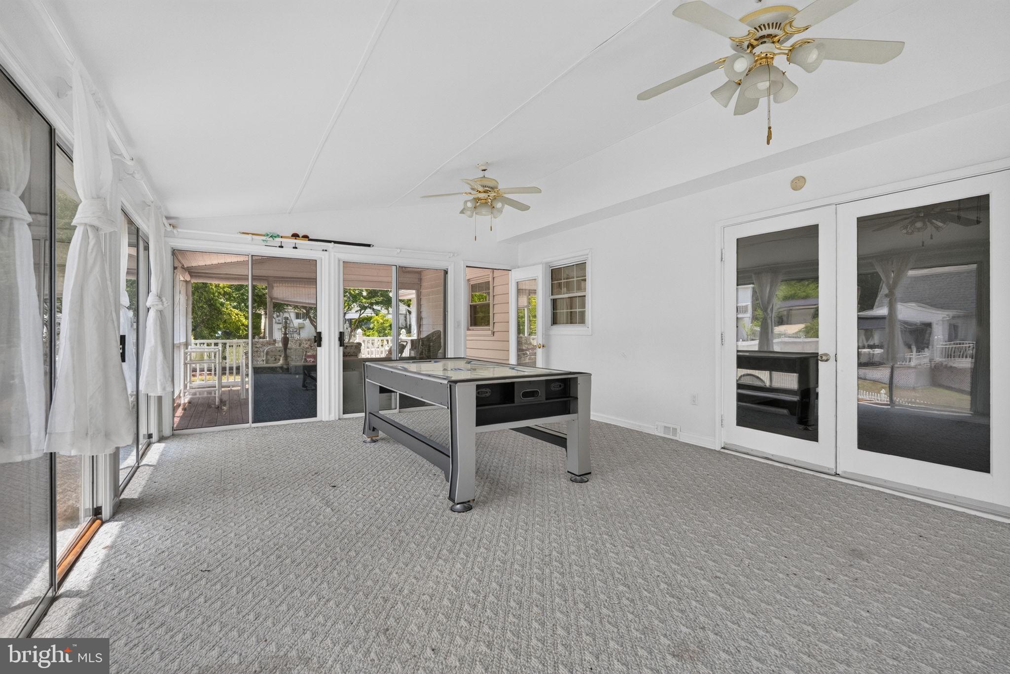 FOREST KNOLLS - Residential