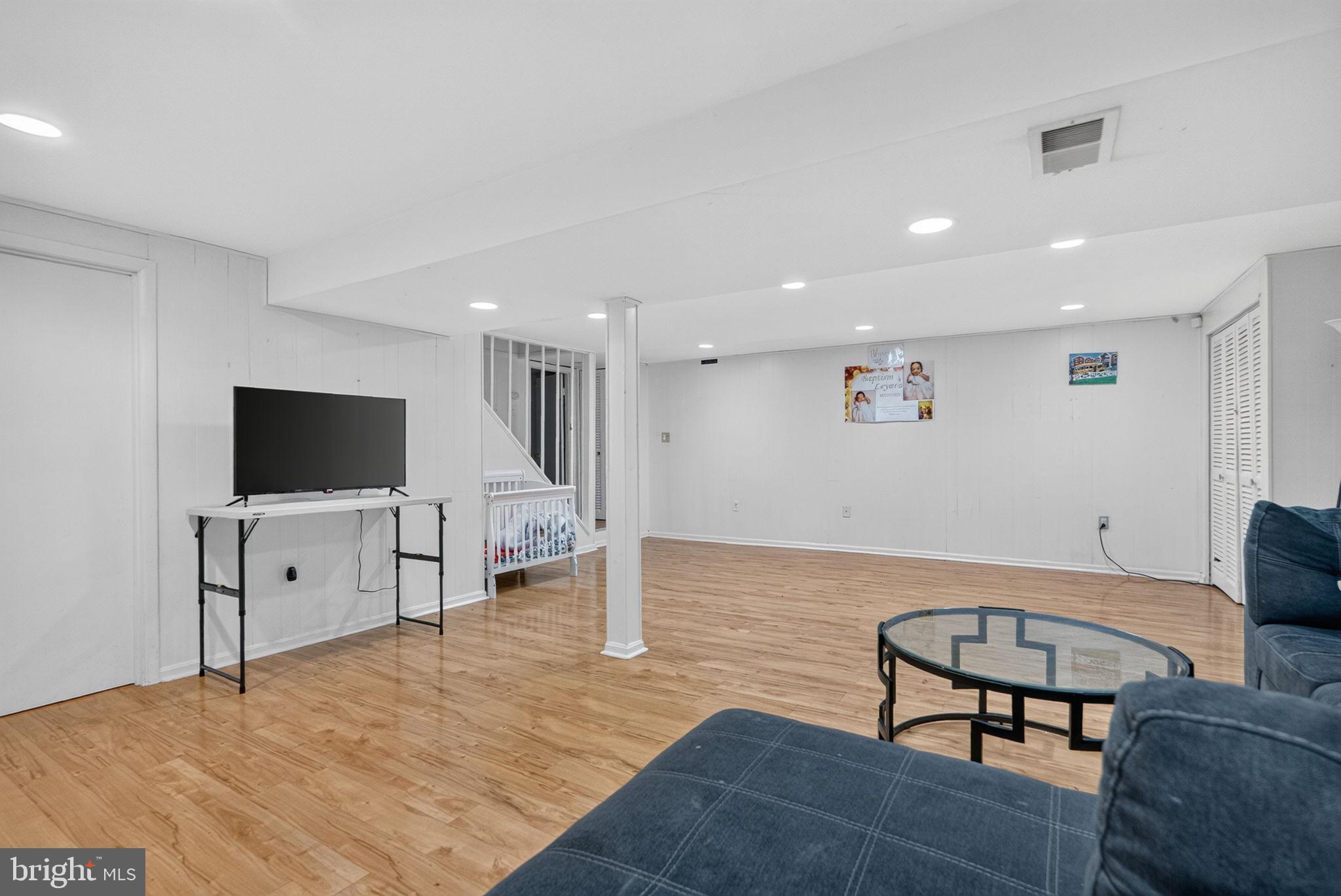 FOREST KNOLLS - Residential