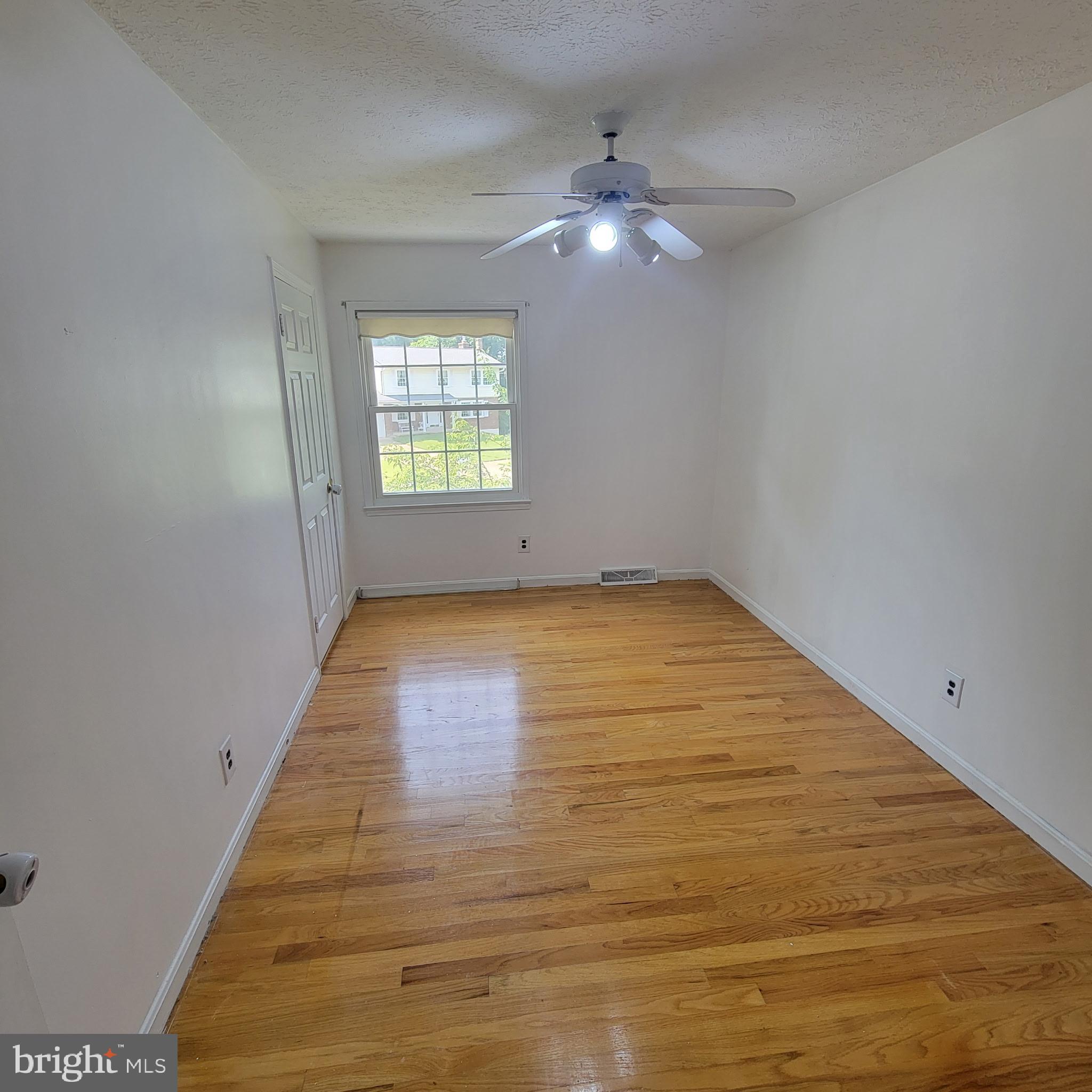 FOREST KNOLLS - Residential