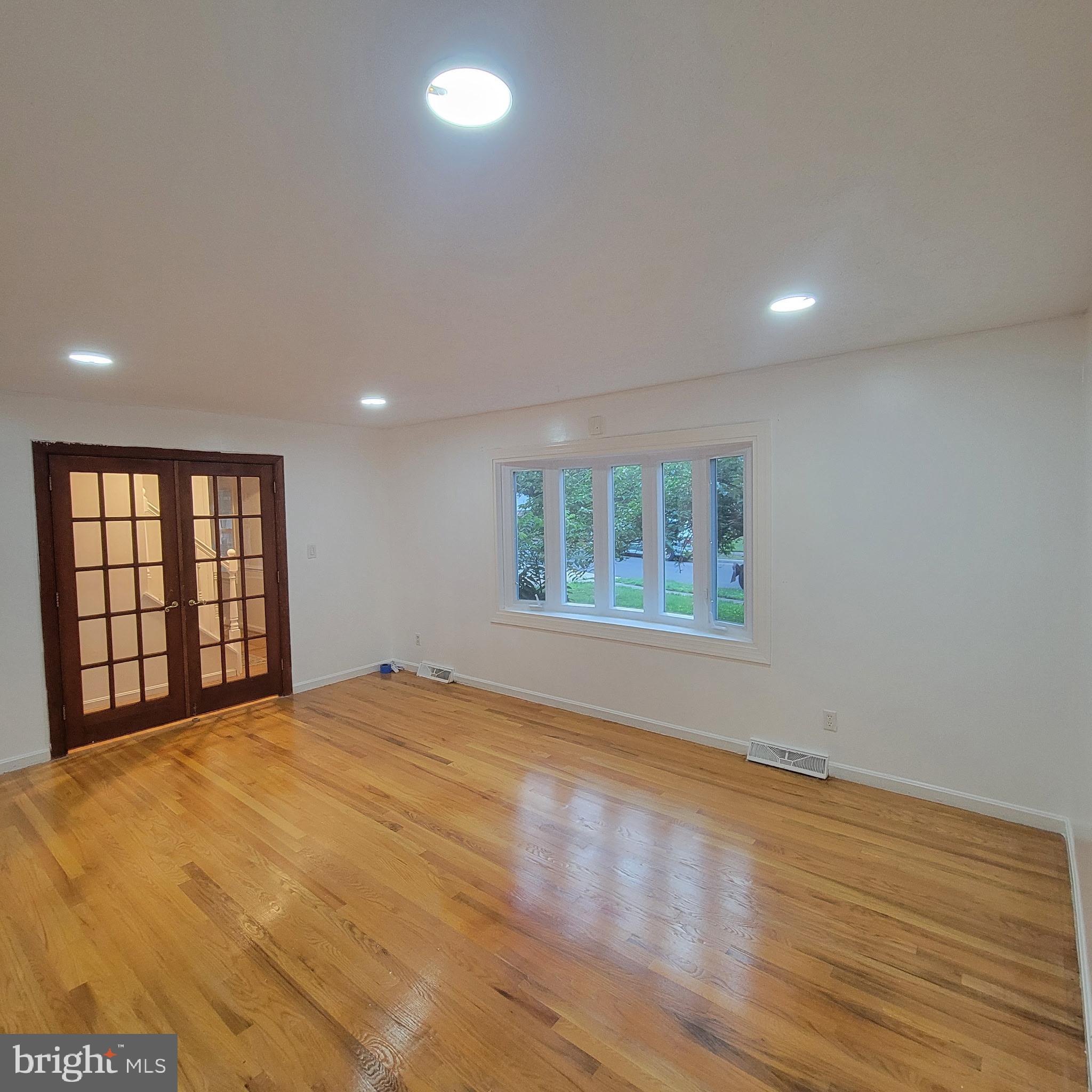 FOREST KNOLLS - Residential
