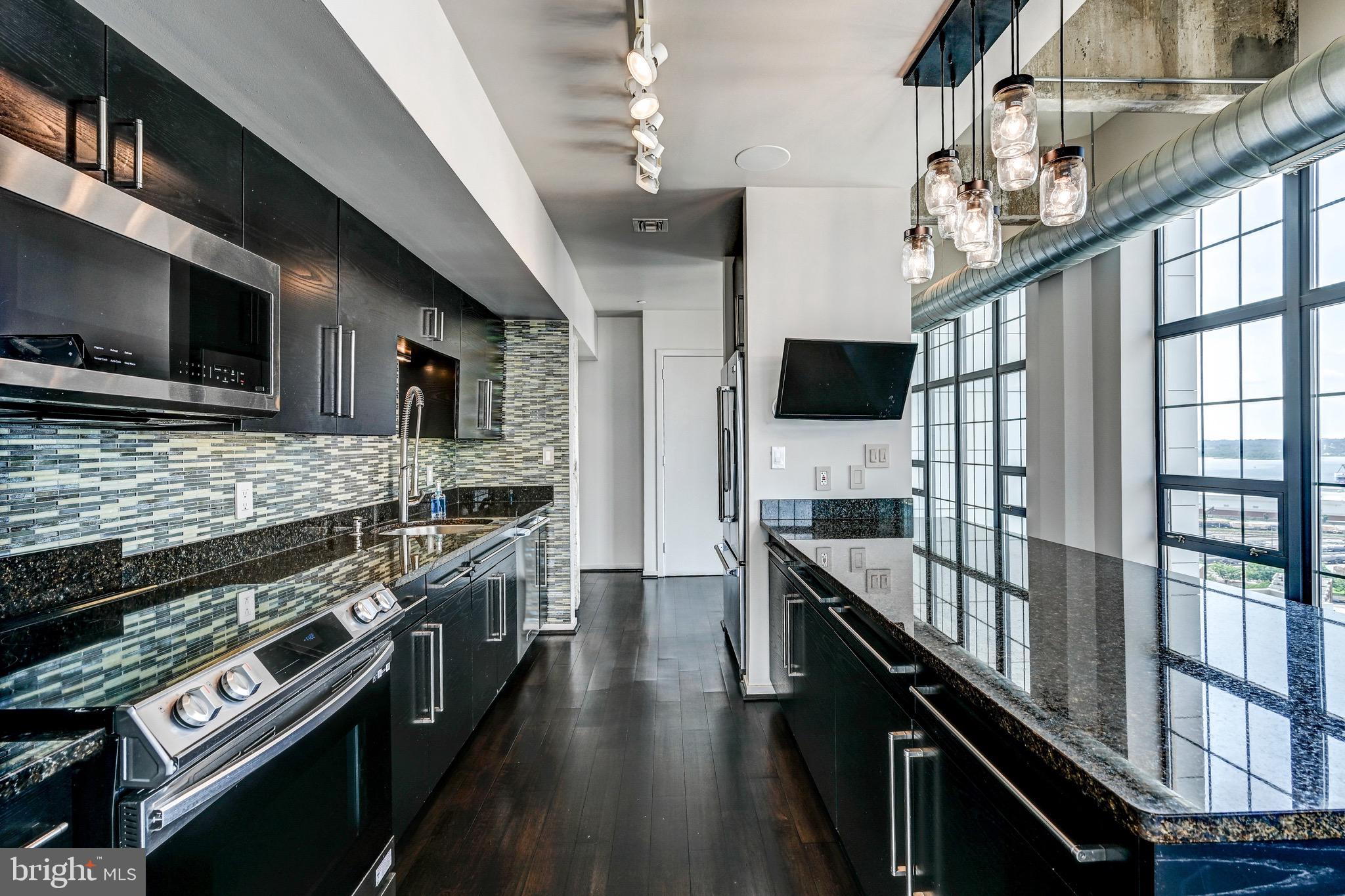 LOCUST POINT - Residential