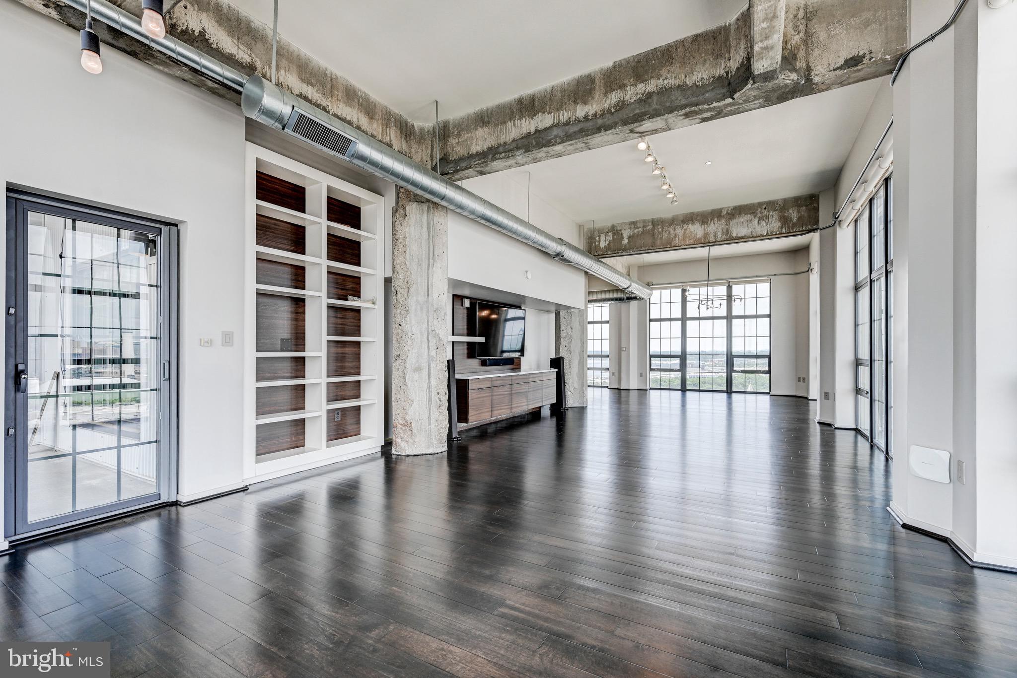 LOCUST POINT - Residential