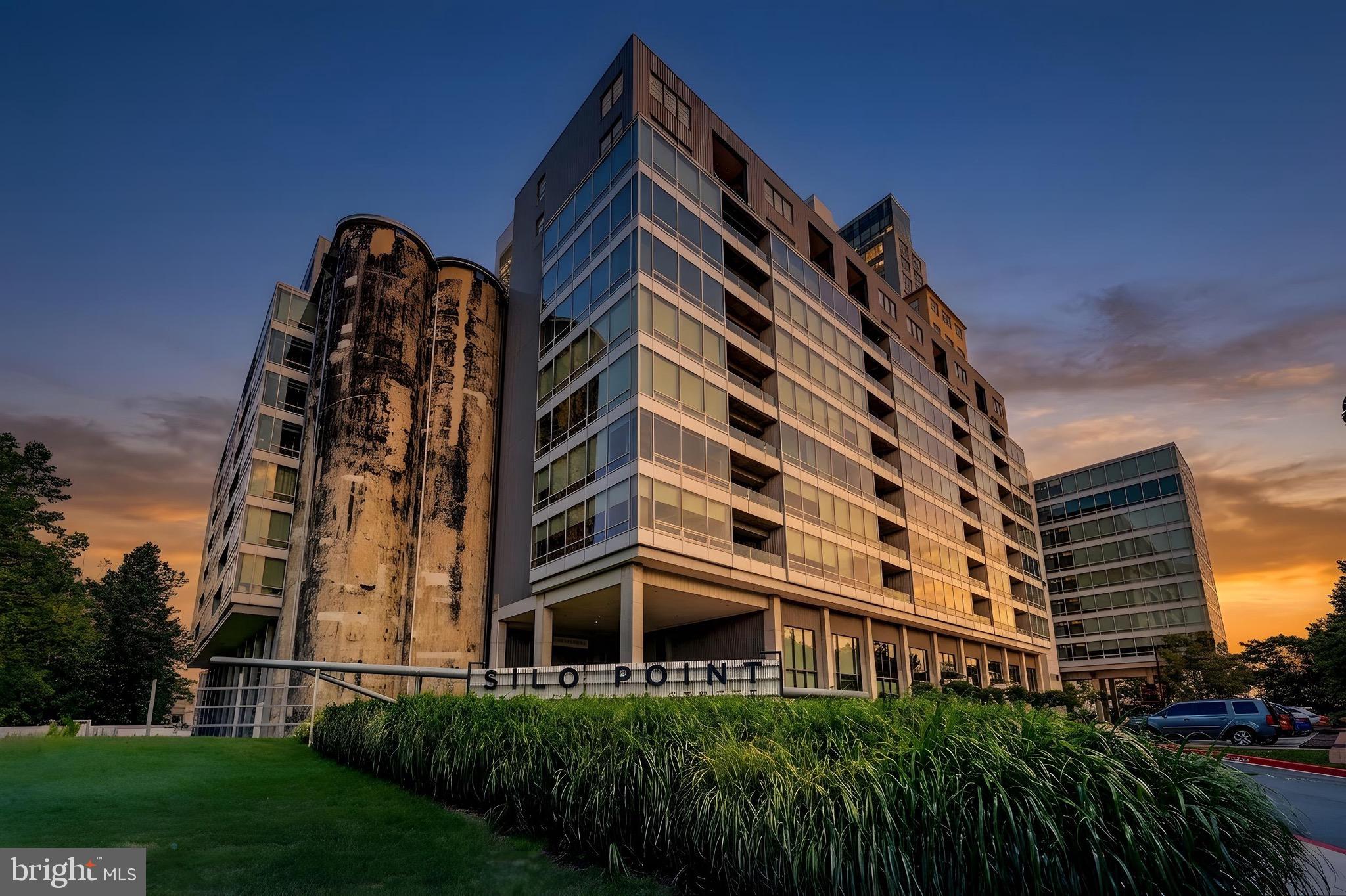 LOCUST POINT - Residential