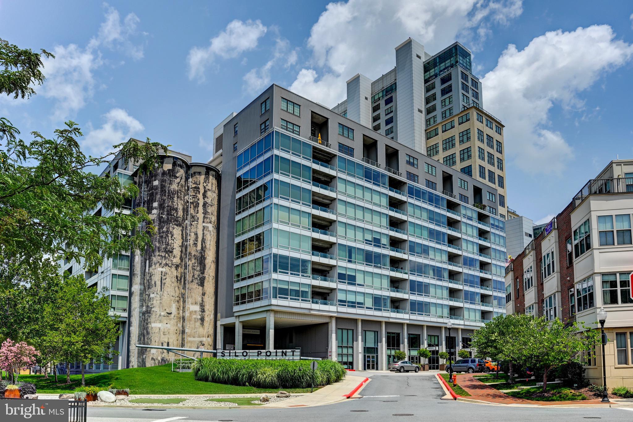 LOCUST POINT - Residential
