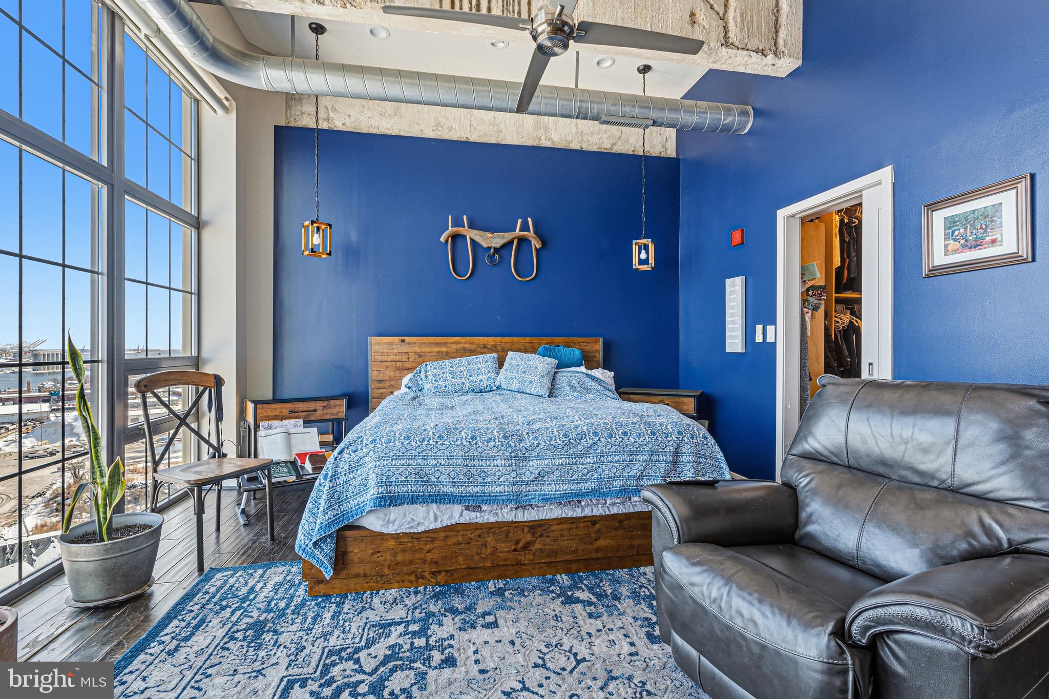 LOCUST POINT - Residential