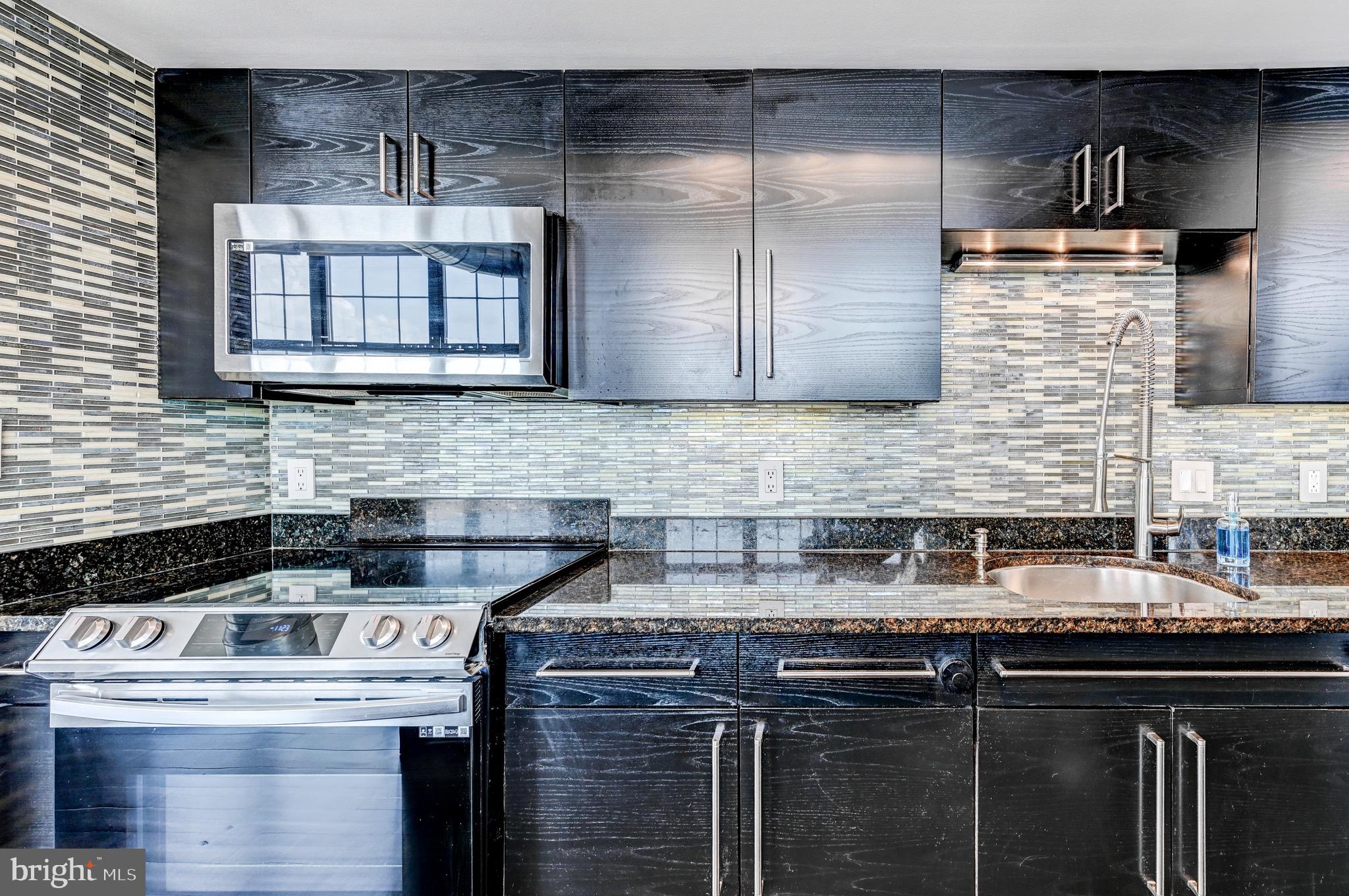 LOCUST POINT - Residential