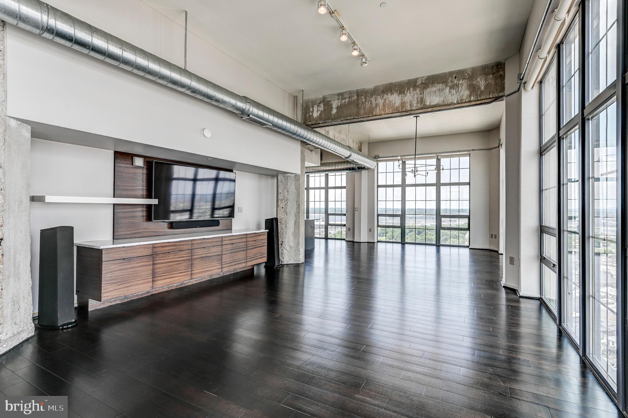 LOCUST POINT - Residential