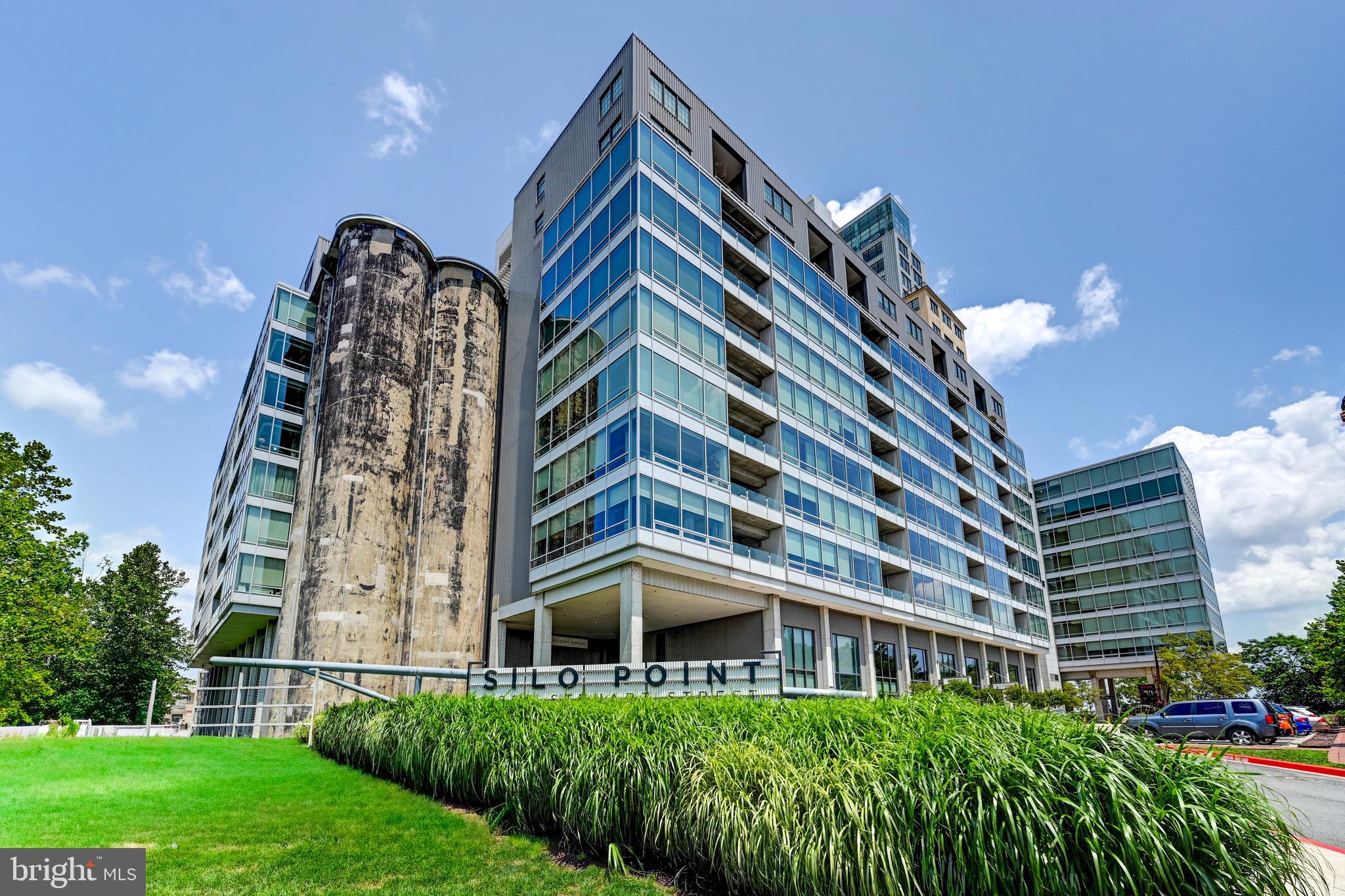 LOCUST POINT - Residential