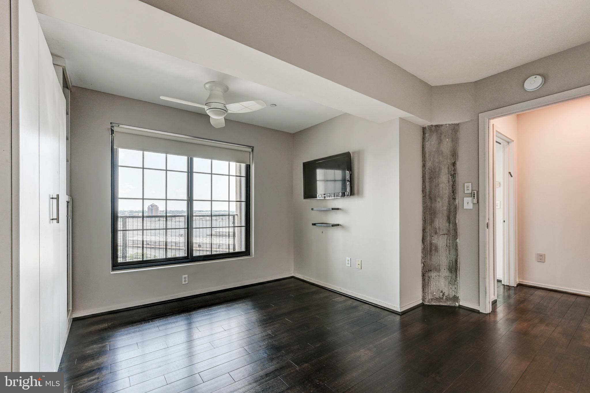 LOCUST POINT - Residential