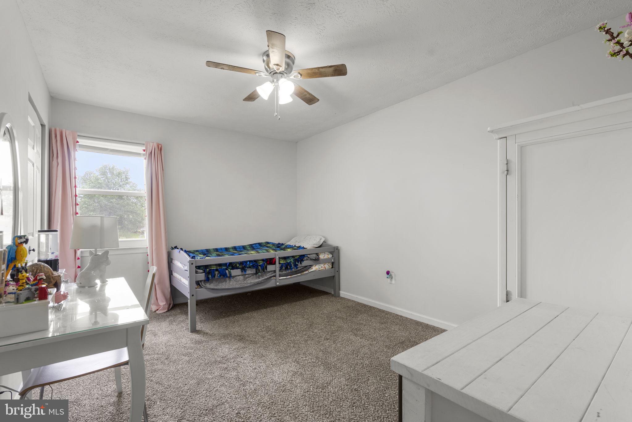 HILLCREST ORCHARDS - Residential