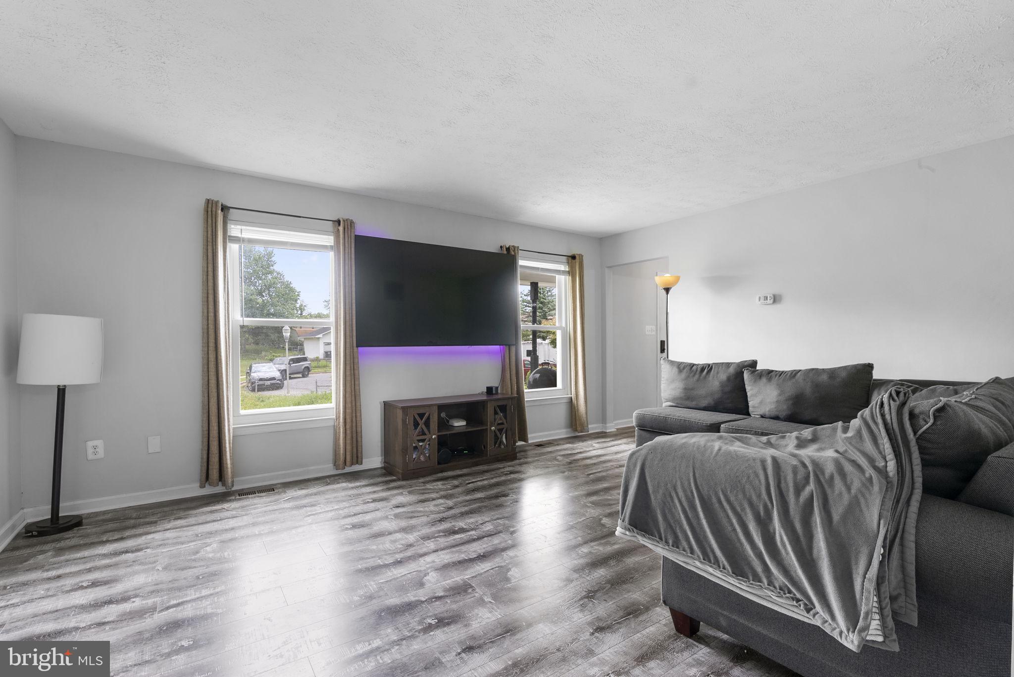 HILLCREST ORCHARDS - Residential