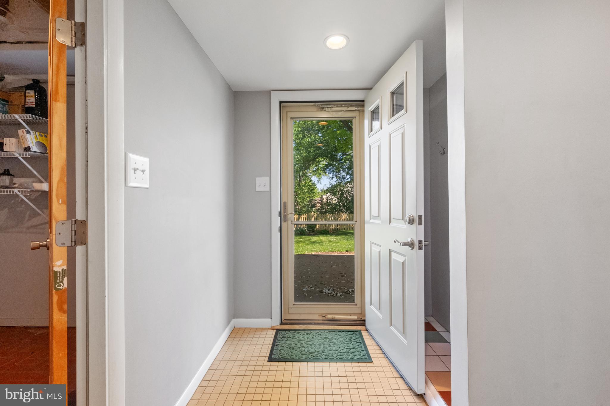 KINGSTON CHASE - Residential