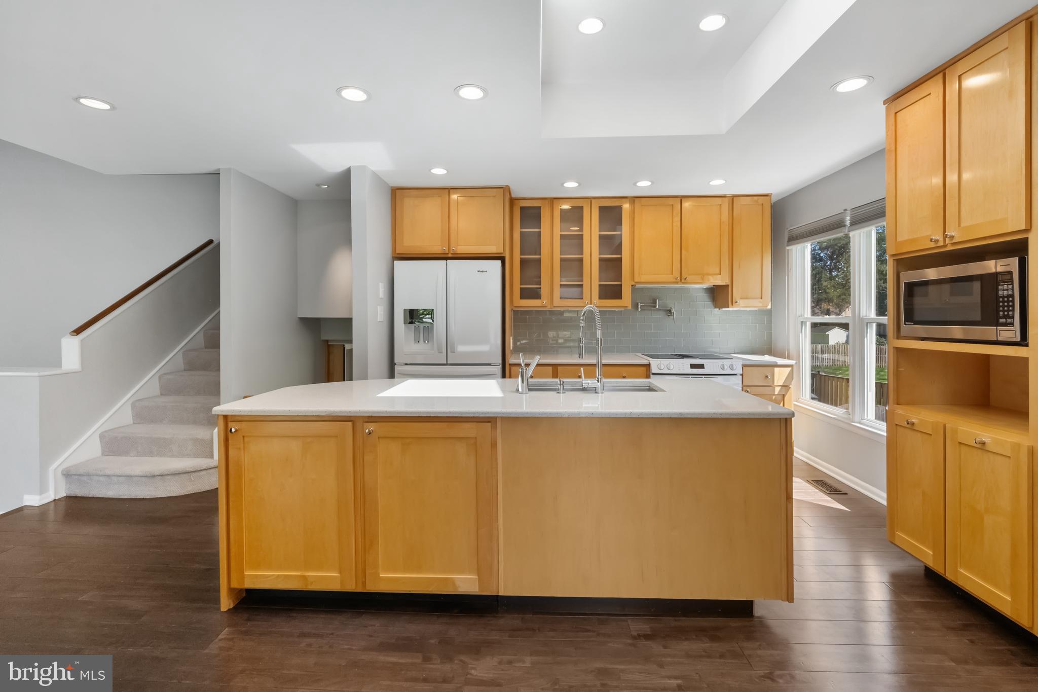KINGSTON CHASE - Residential