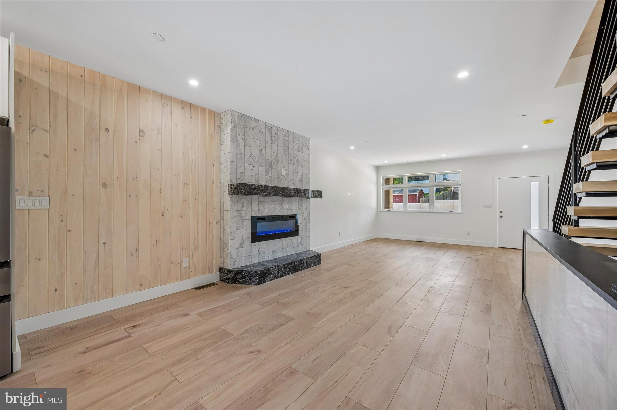 ROXBOROUGH - Residential