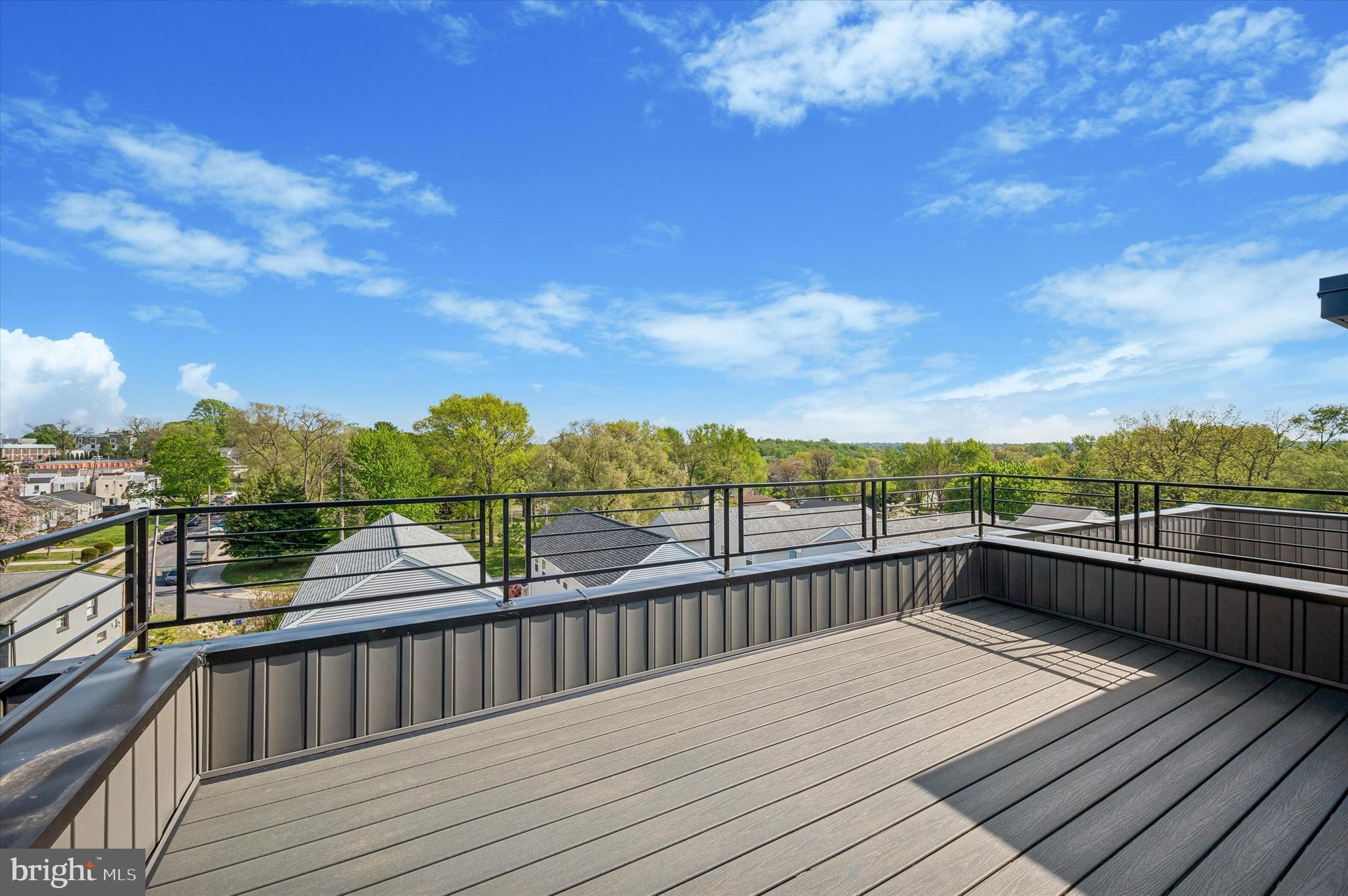 ROXBOROUGH - Residential