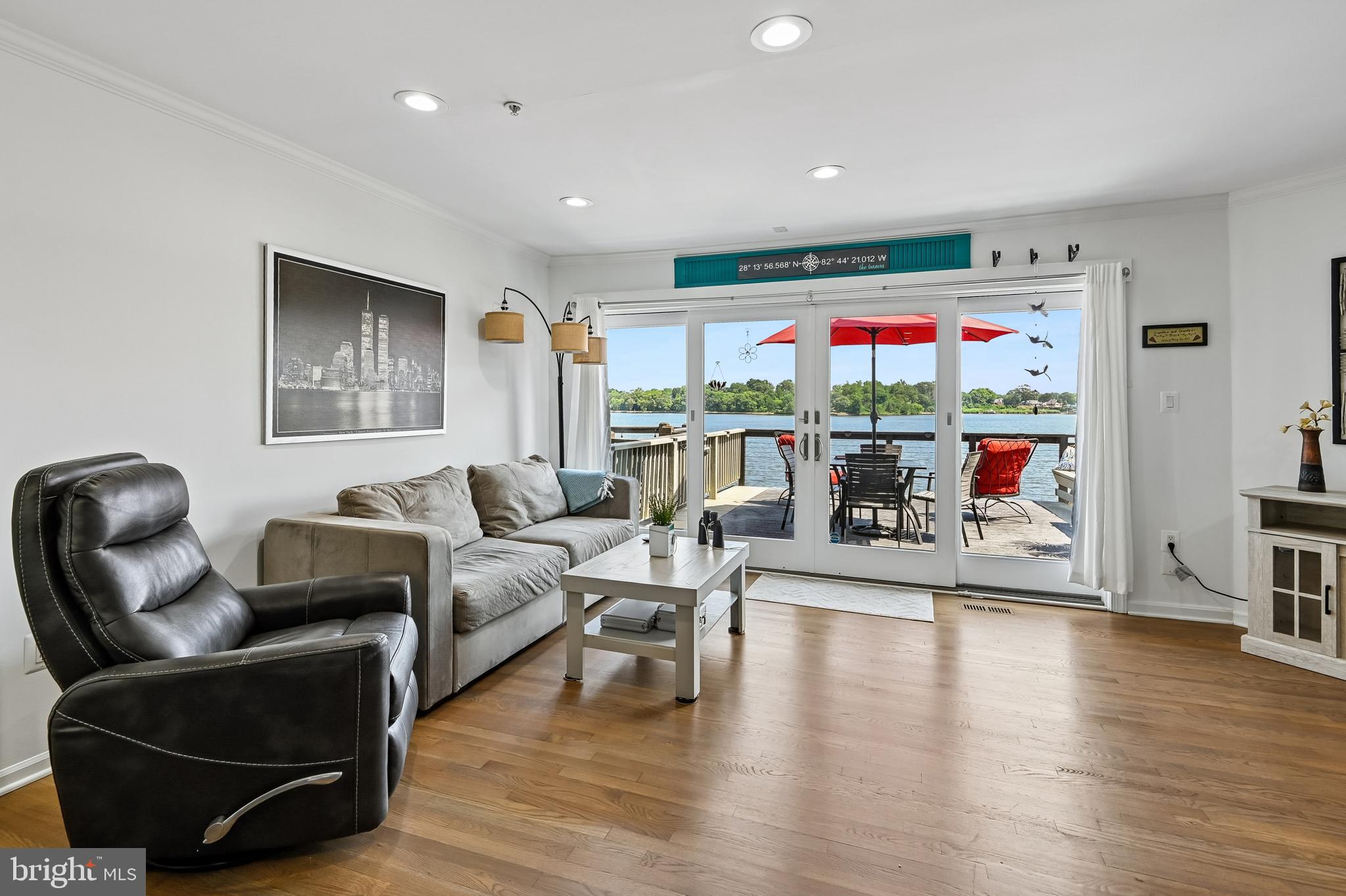 STONEY BEACH - Residential