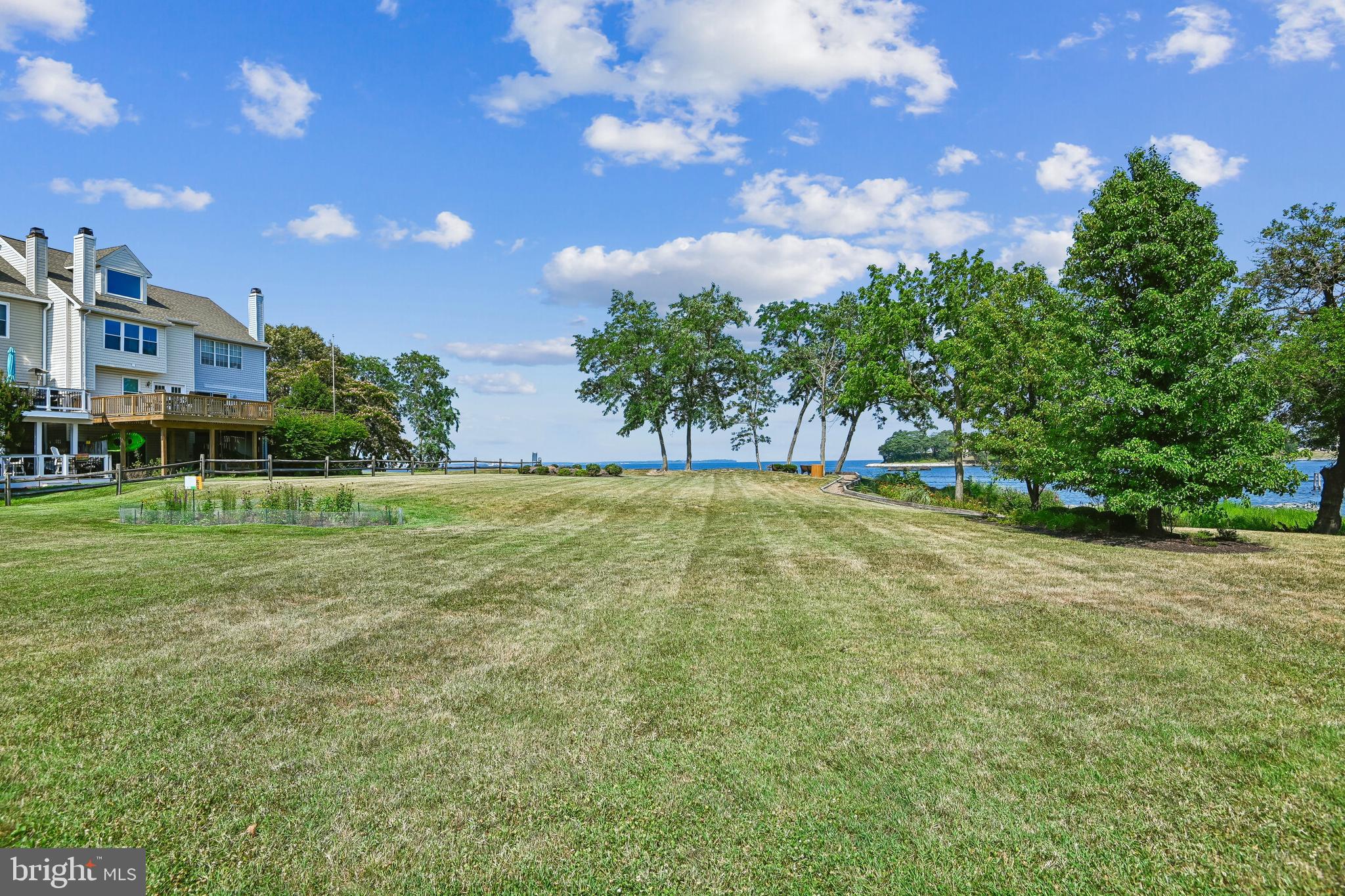 STONEY BEACH - Residential