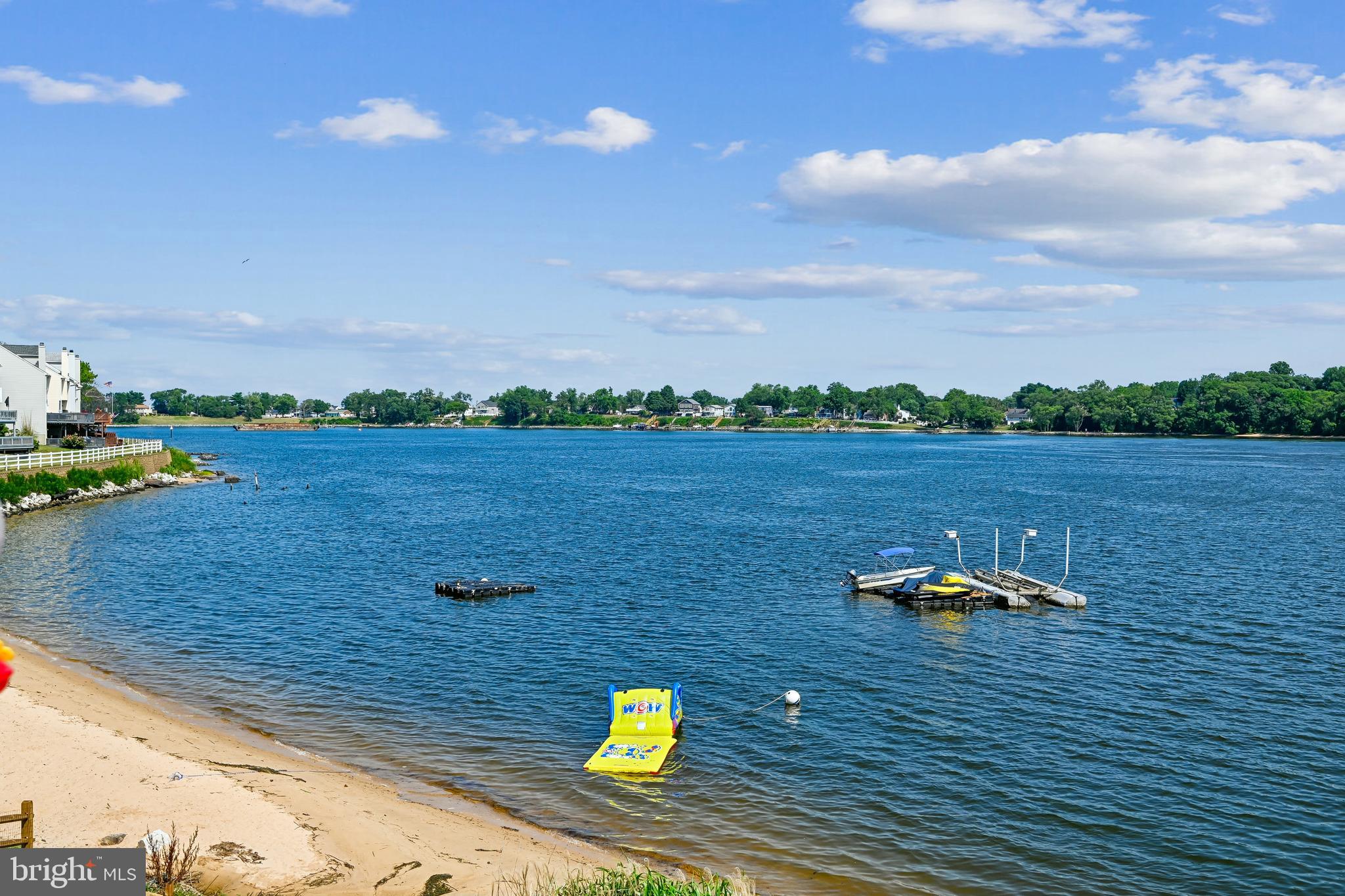 STONEY BEACH - Residential