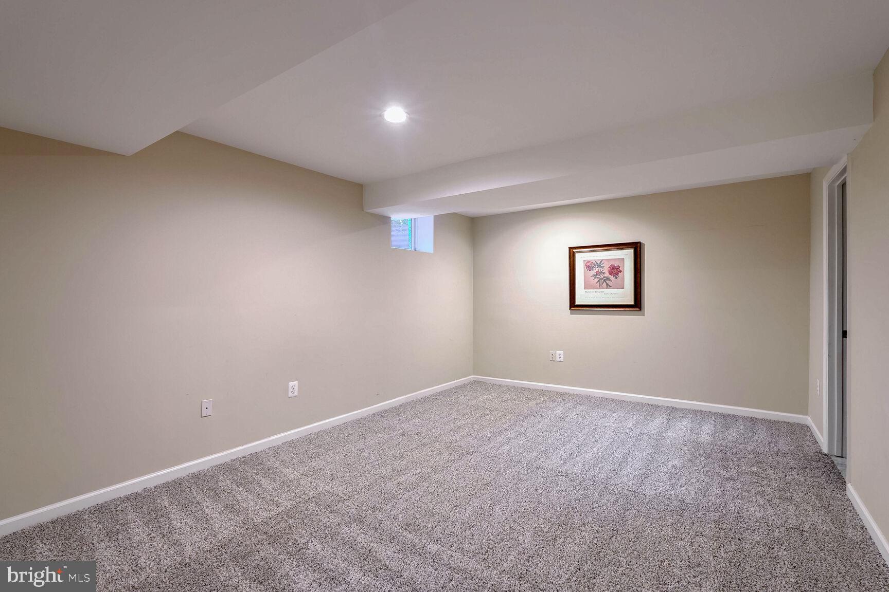 LANGLEY OAKS - Residential