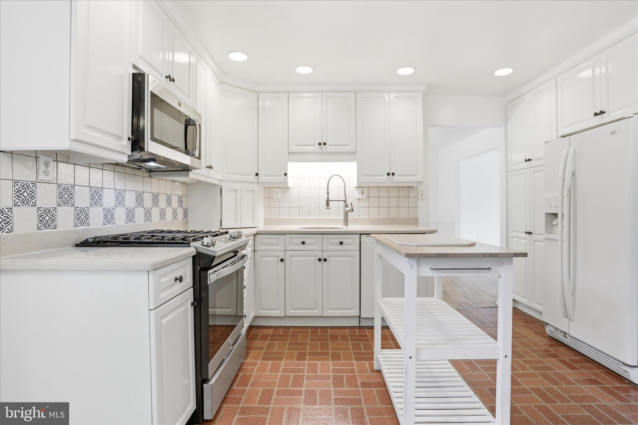 NEW MARK COMMONS - Residential
