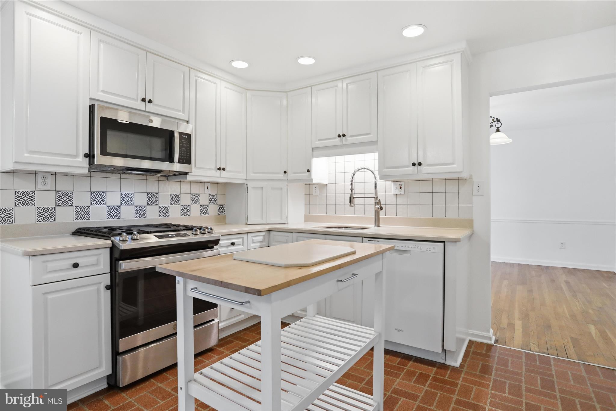 NEW MARK COMMONS - Residential