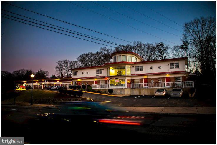 BOULEVARD COURTS - Commercial Sale