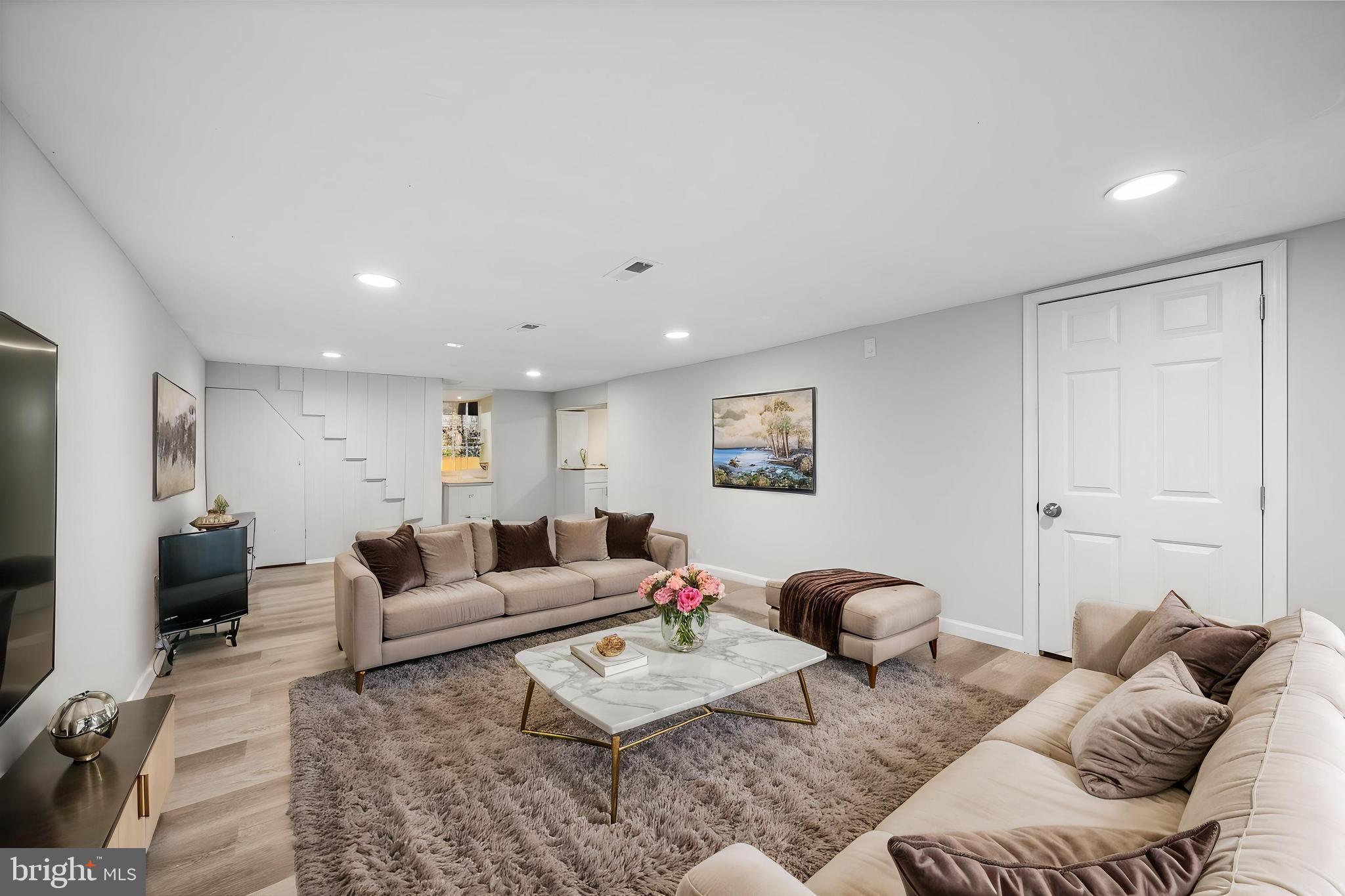 HYATTSVILLE HILLS - Residential