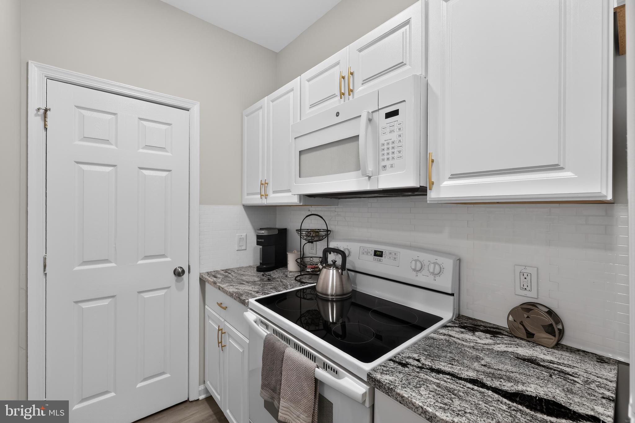 CREEKWOOD - Residential