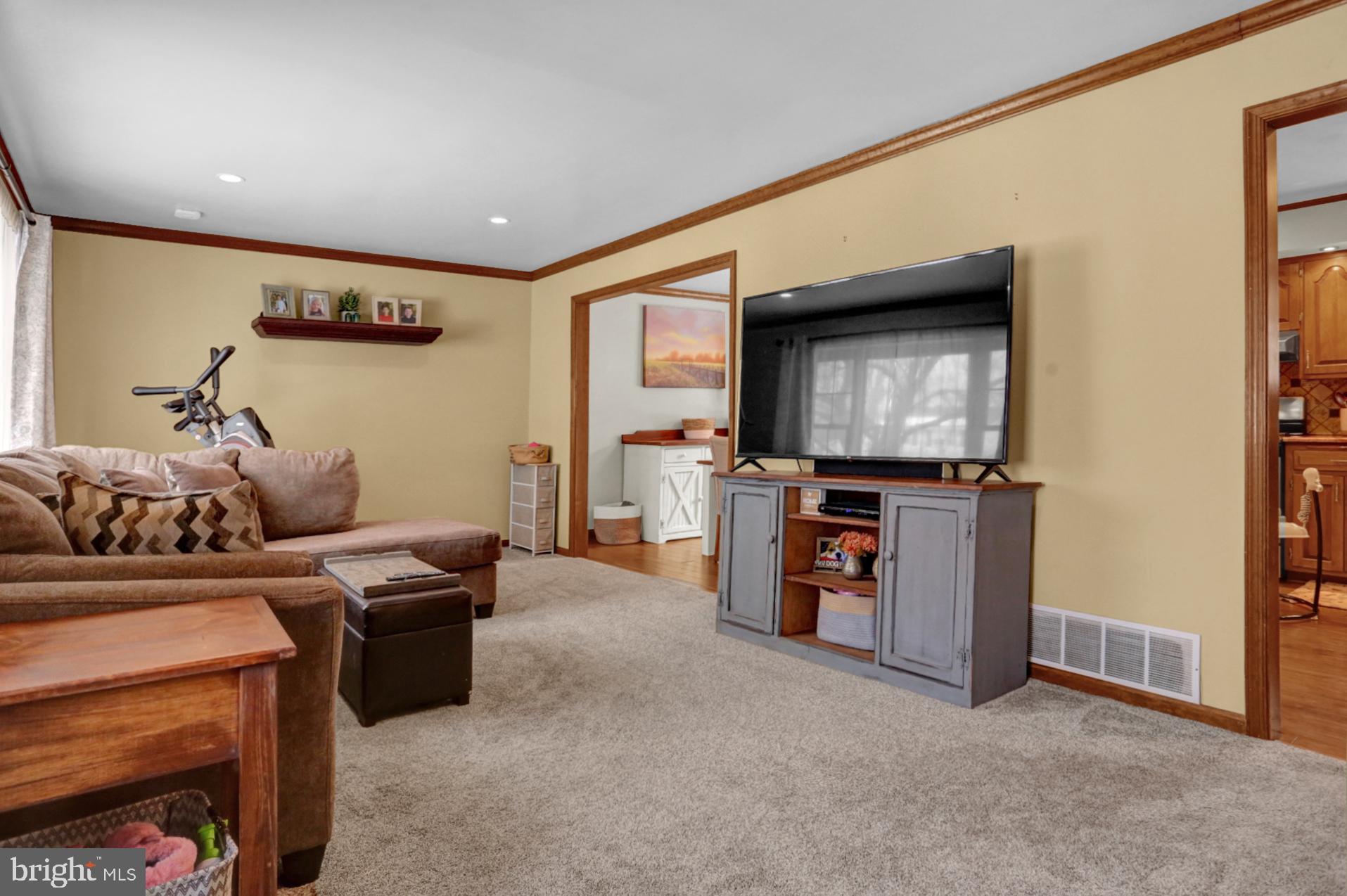 LORANE ORCHARD - Residential