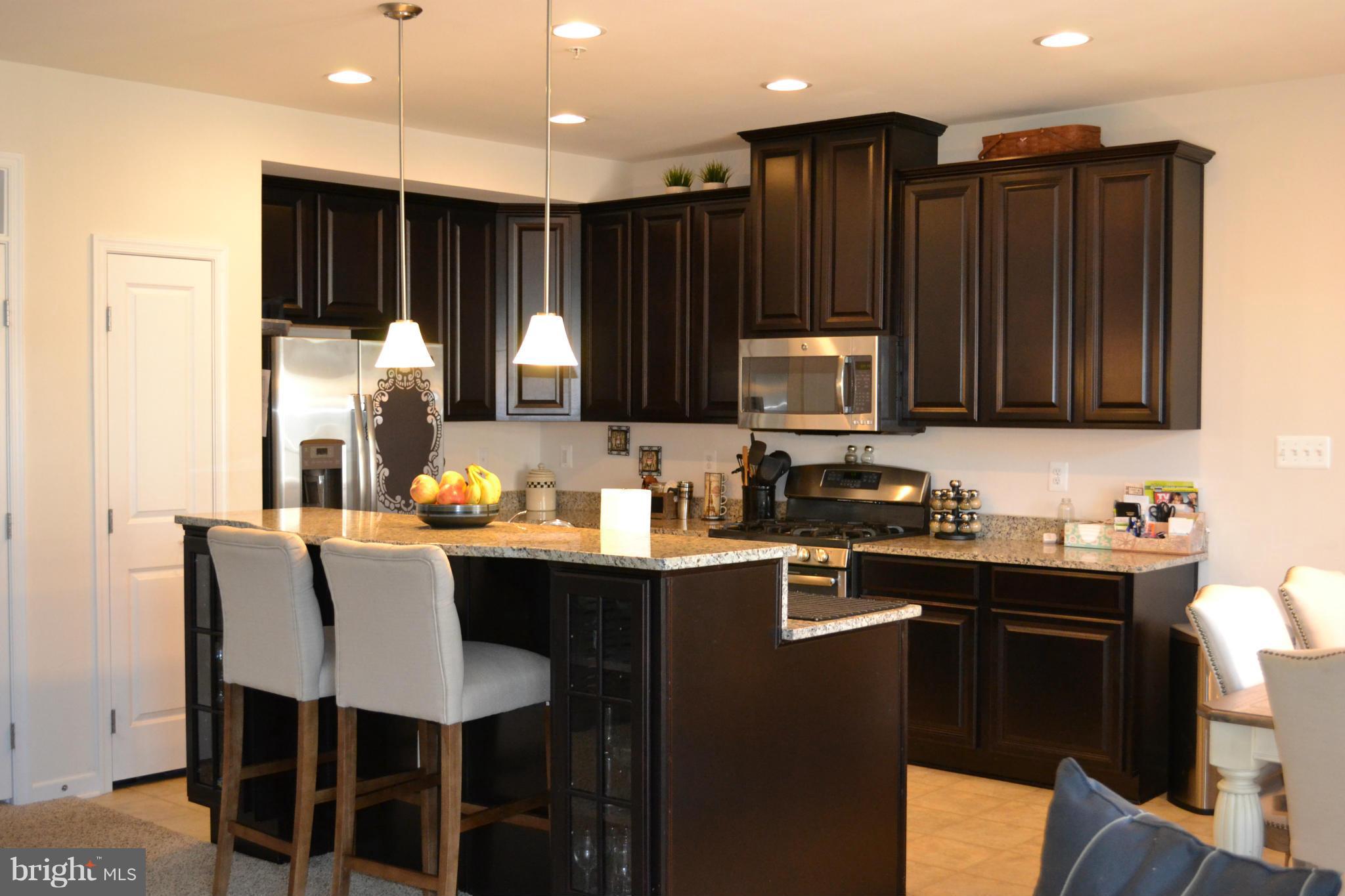 TOWN CENTER COMMONS - Residential Lease
