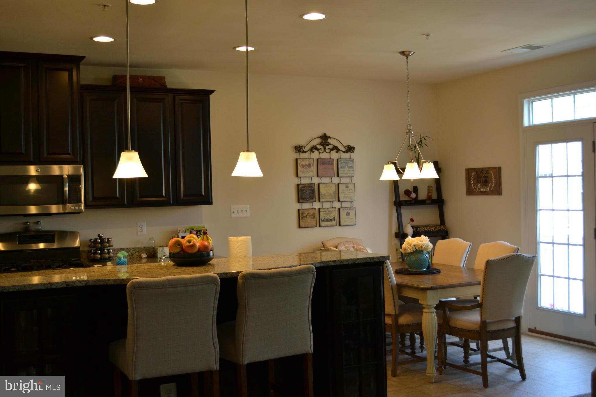 TOWN CENTER COMMONS - Residential Lease