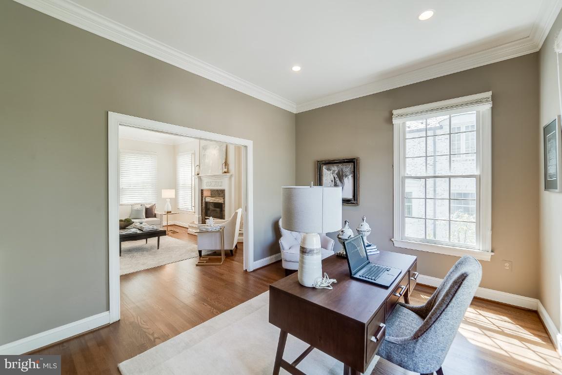 COUNTRY CLUB HILLS - Residential
