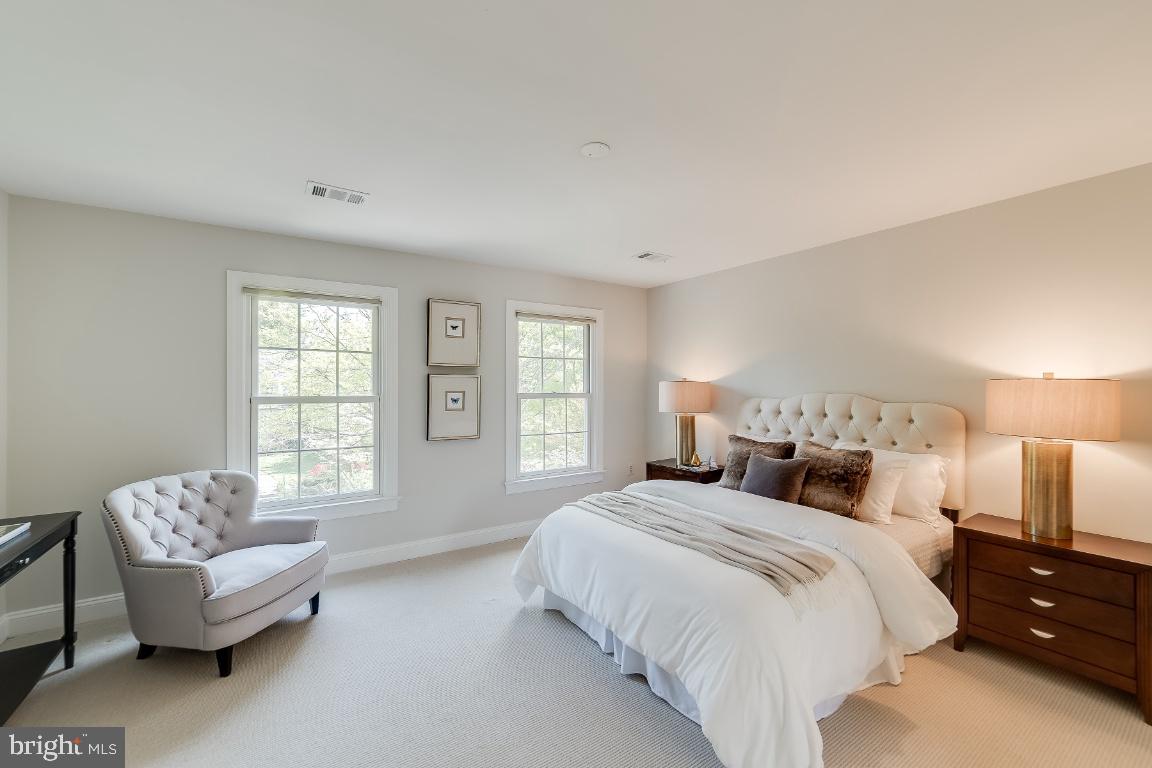 COUNTRY CLUB HILLS - Residential