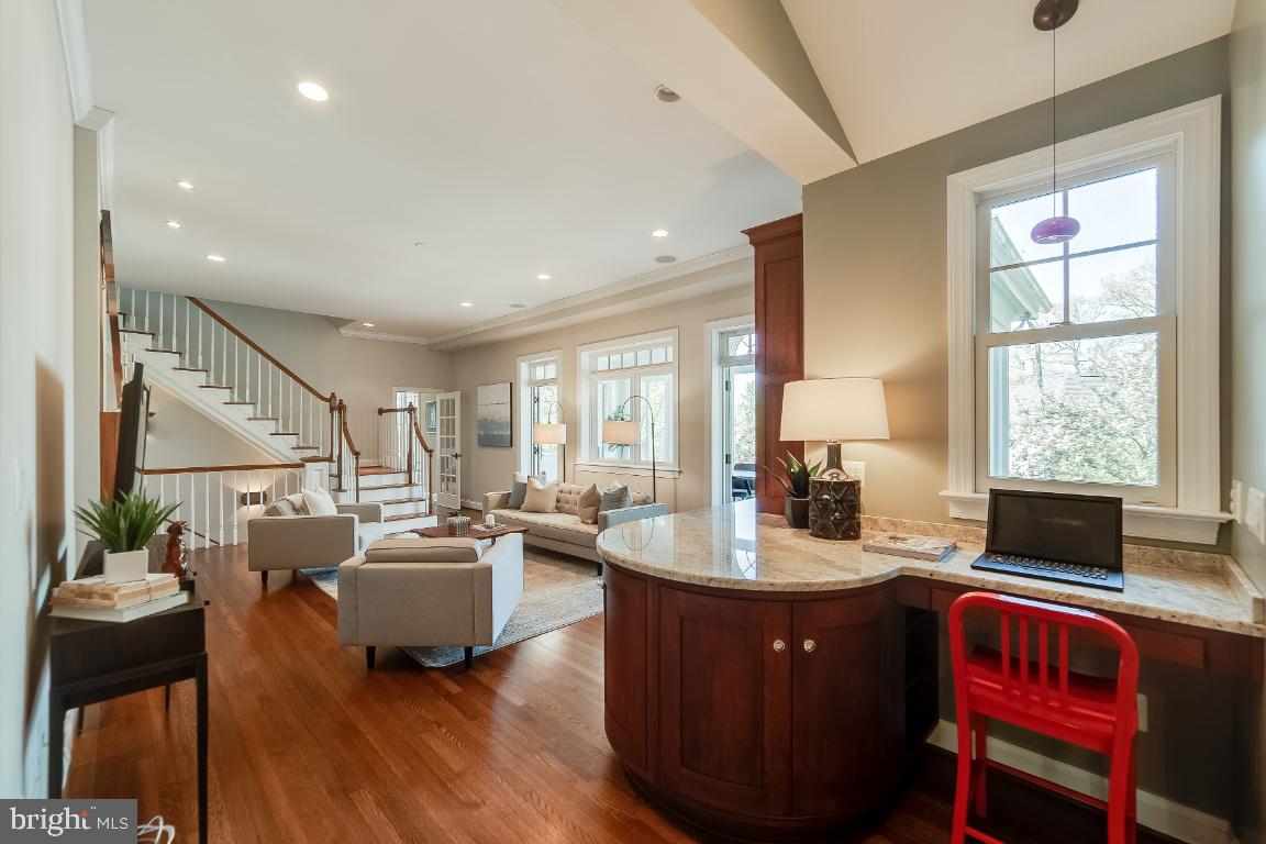 COUNTRY CLUB HILLS - Residential