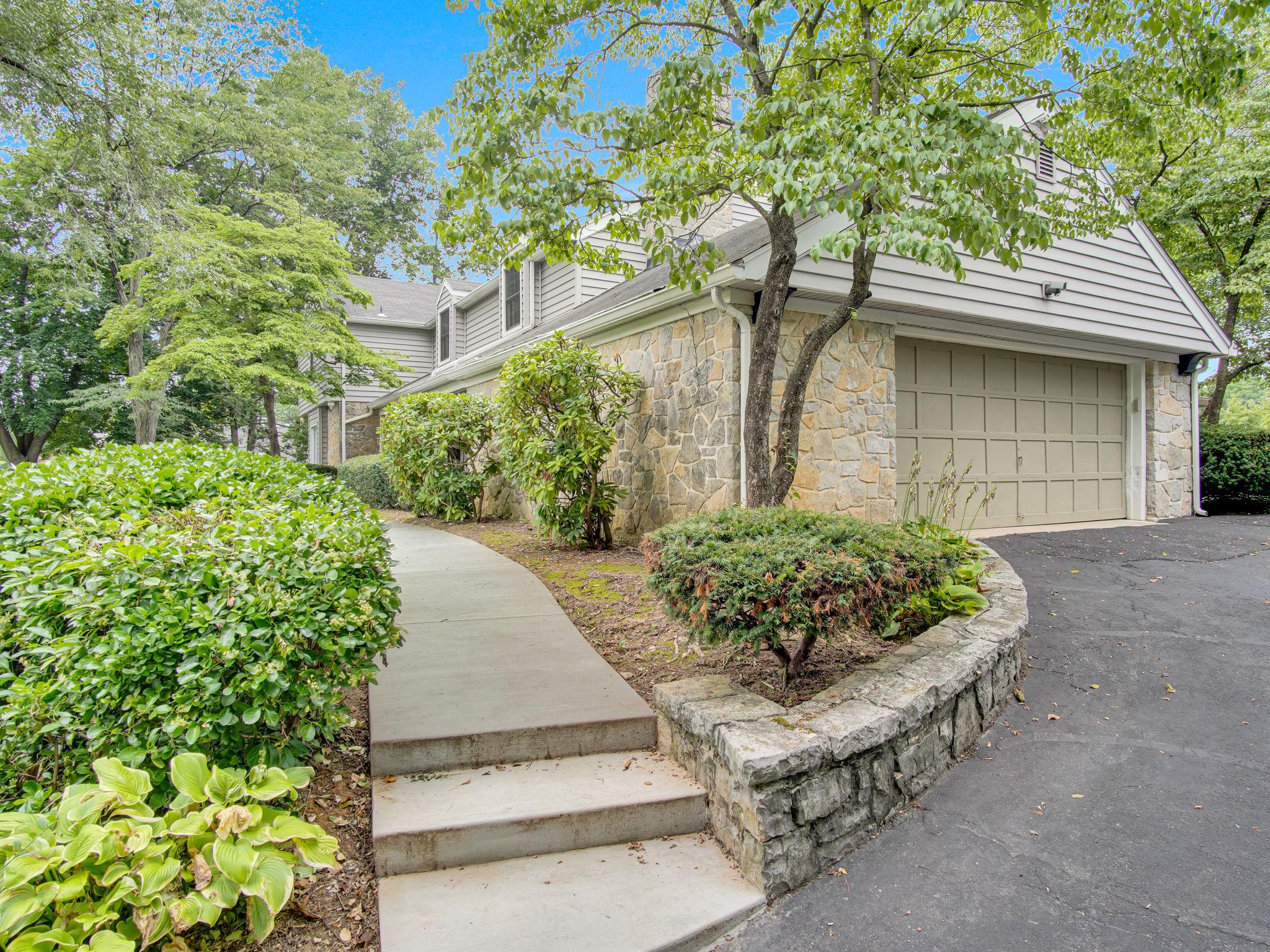 ROCKY RIDGE - Residential