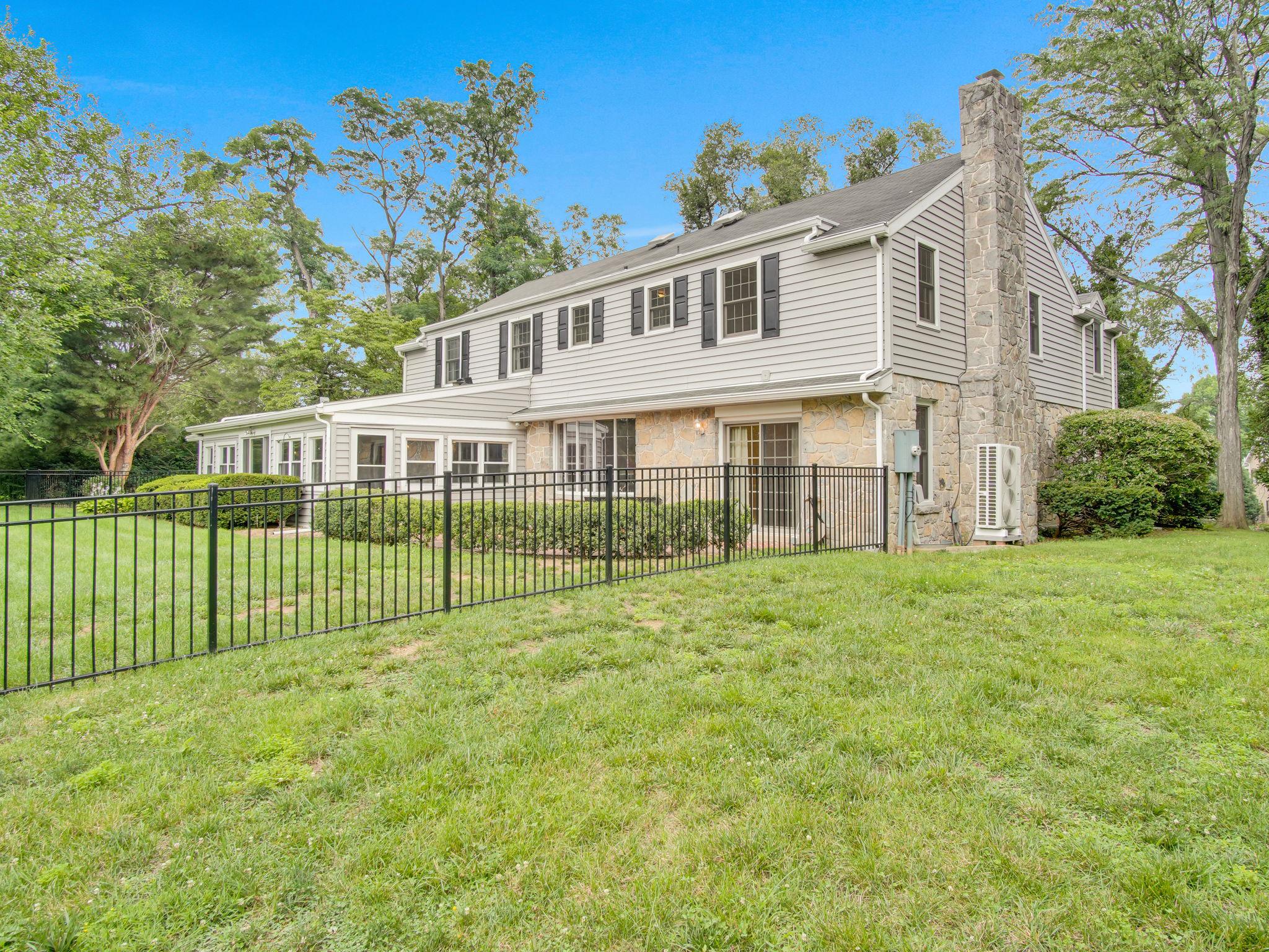 ROCKY RIDGE - Residential