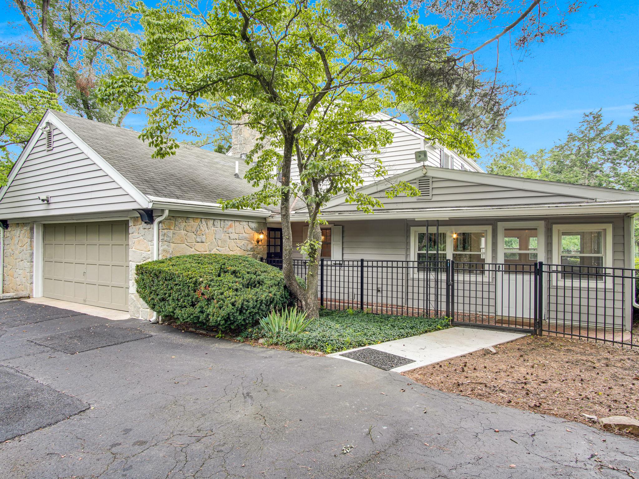 ROCKY RIDGE - Residential