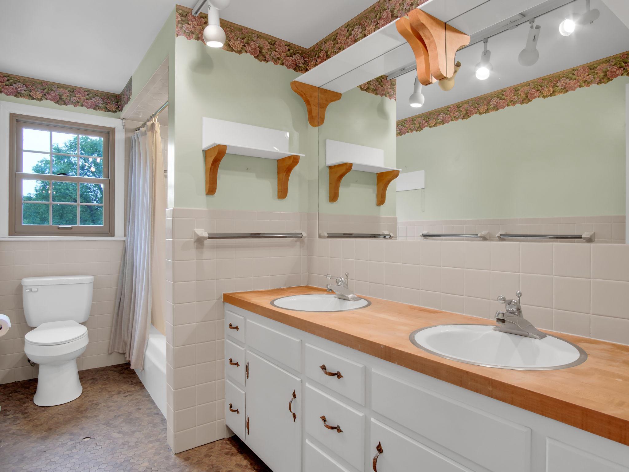 ROCKY RIDGE - Residential