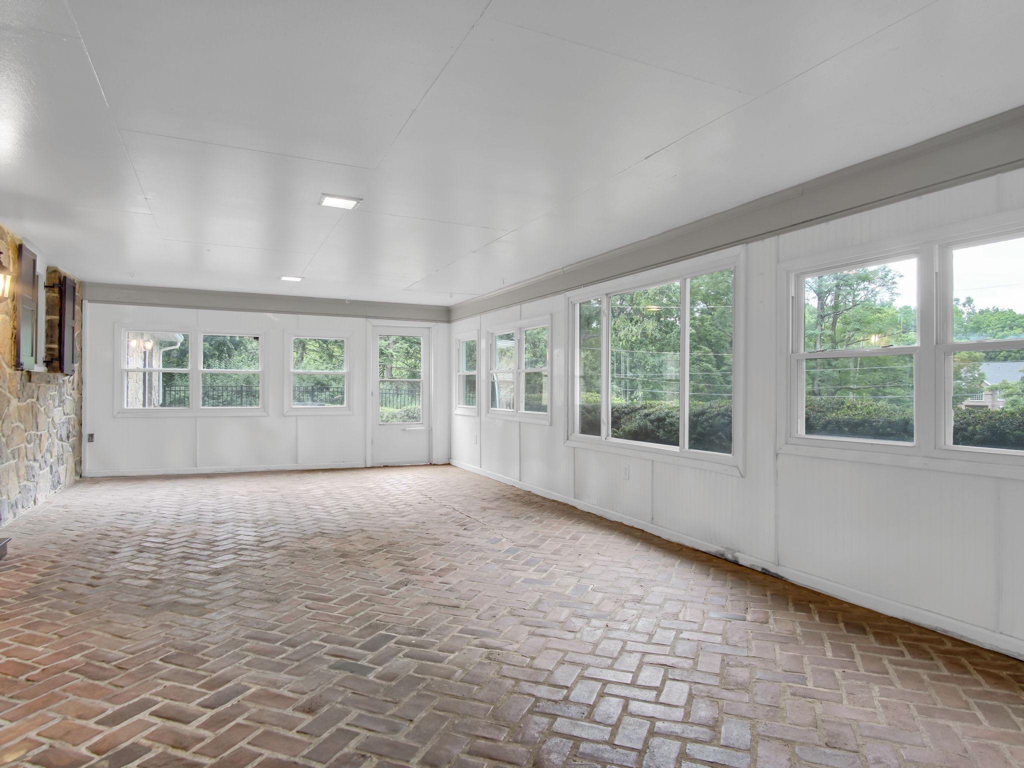 ROCKY RIDGE - Residential