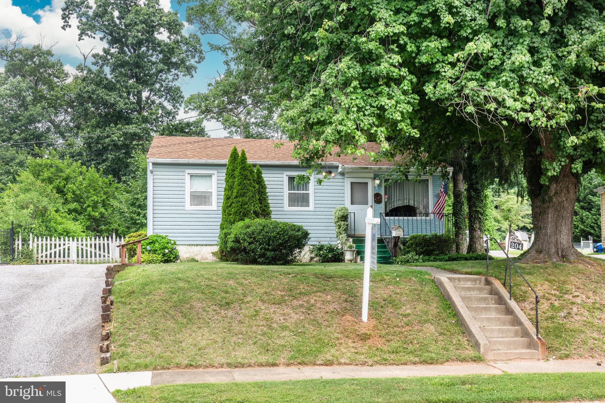 Professional pics coming Monday evening!
Adorable single family home! This home is bigger than it looks from the outside! Adorable front porch and amazing backyard, so much space for all things outdoors. Large sheds for storing just about anything! 
Hardwood floors throughout and 3 nice size bedrooms and 1 full bath. Formal living room and an a large family room that leads out to your spacious and peaceful backyard! There is a partially finished basement for extra entertaining space or plenty of storage room. You just can't beat the price for a single family home in the sought after neighborhood of Tollgate.