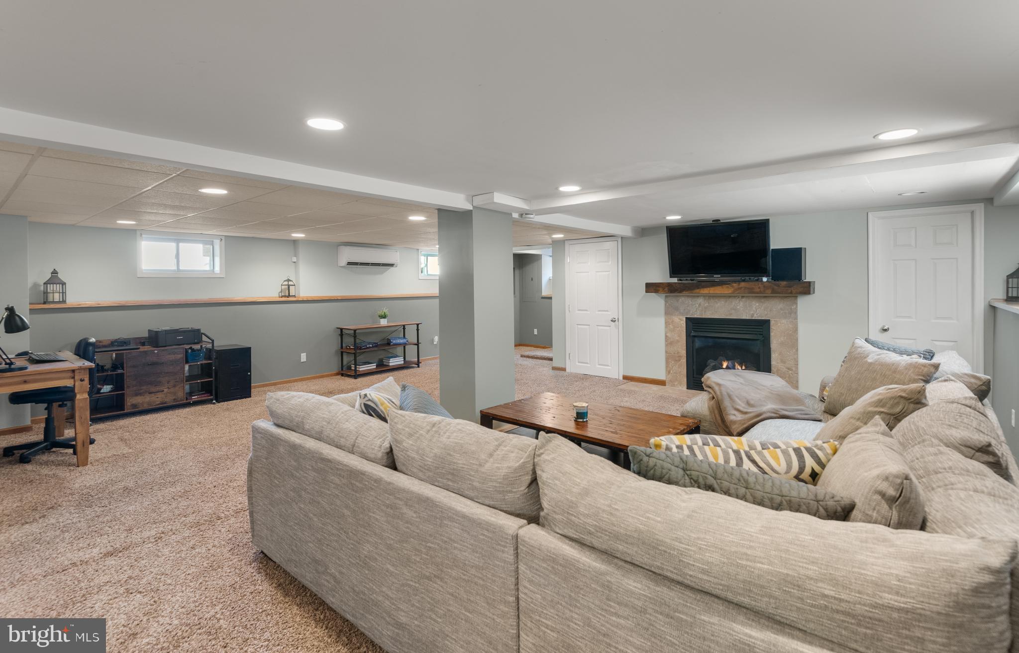 NEWTOWN SQ - Residential