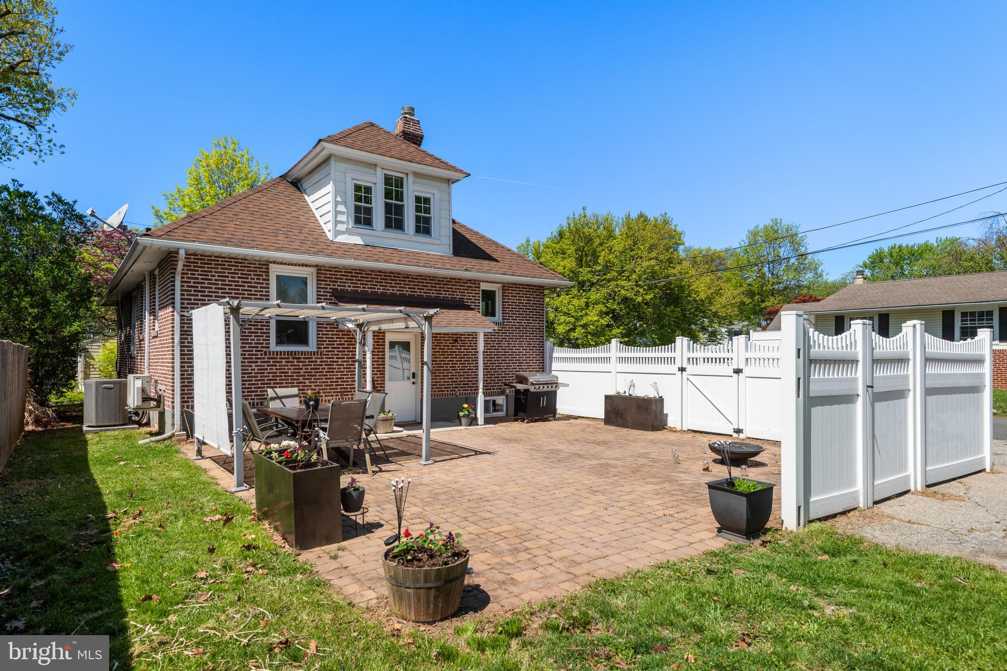 NEWTOWN SQ - Residential