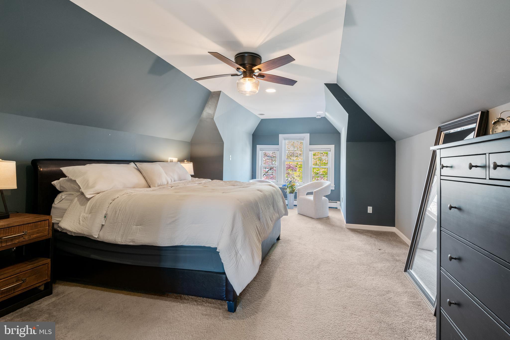 NEWTOWN SQ - Residential