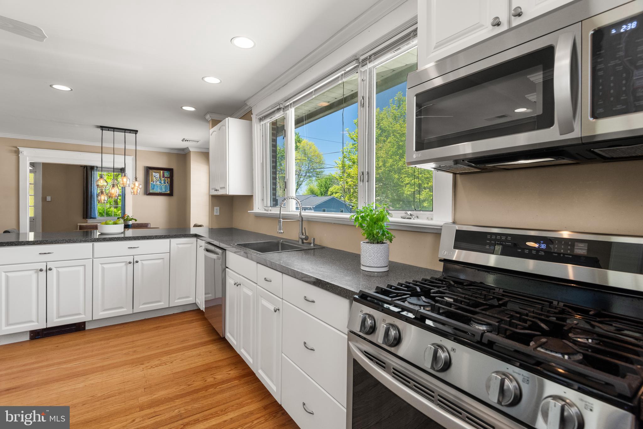 NEWTOWN SQ - Residential