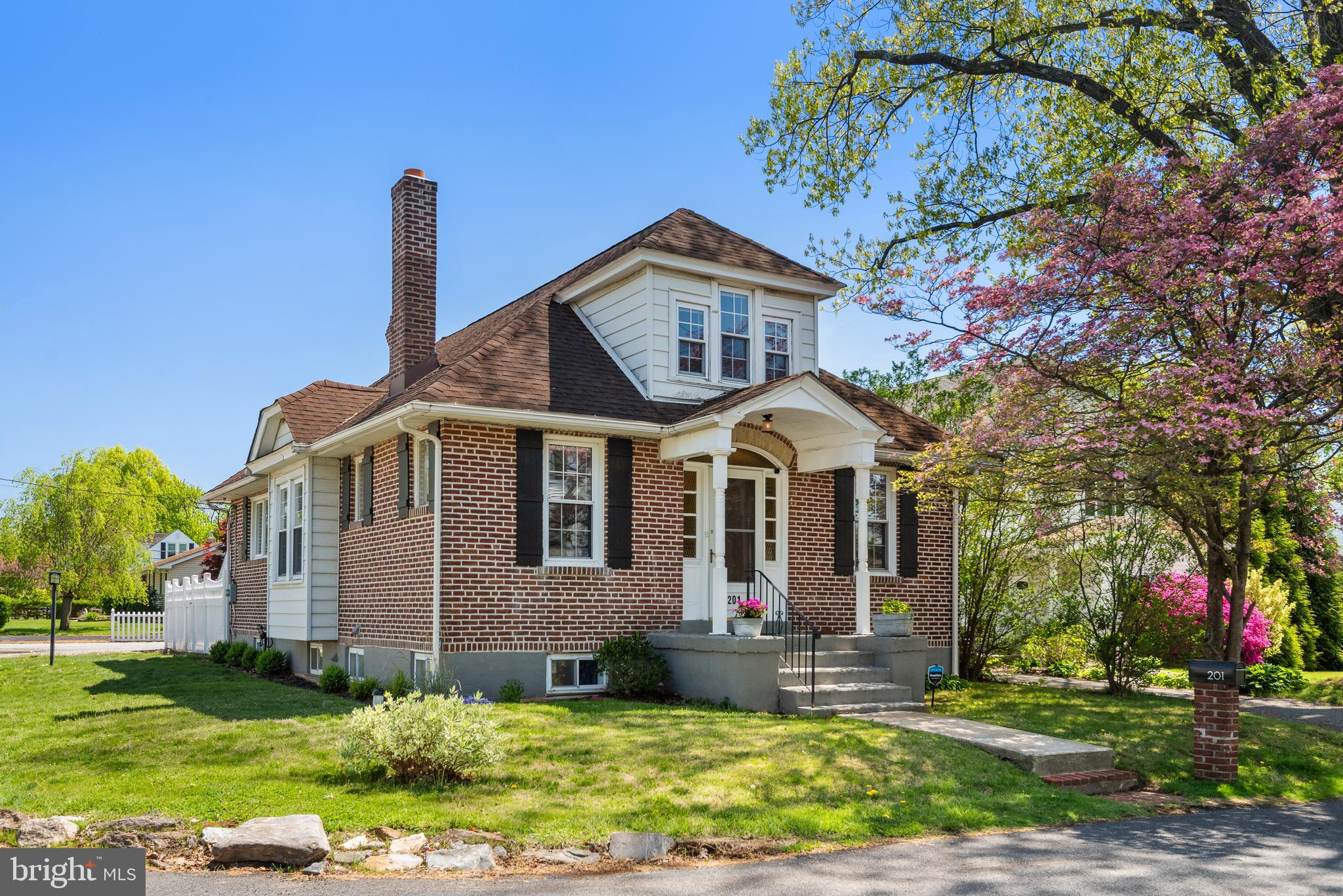 NEWTOWN SQ - Residential