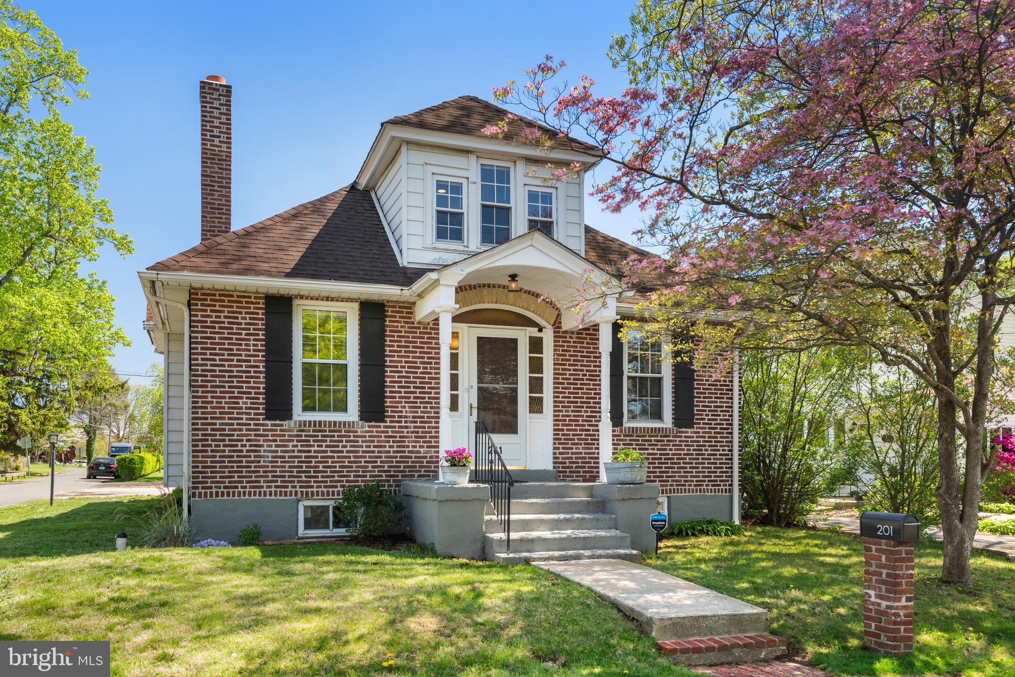 NEWTOWN SQ - Residential