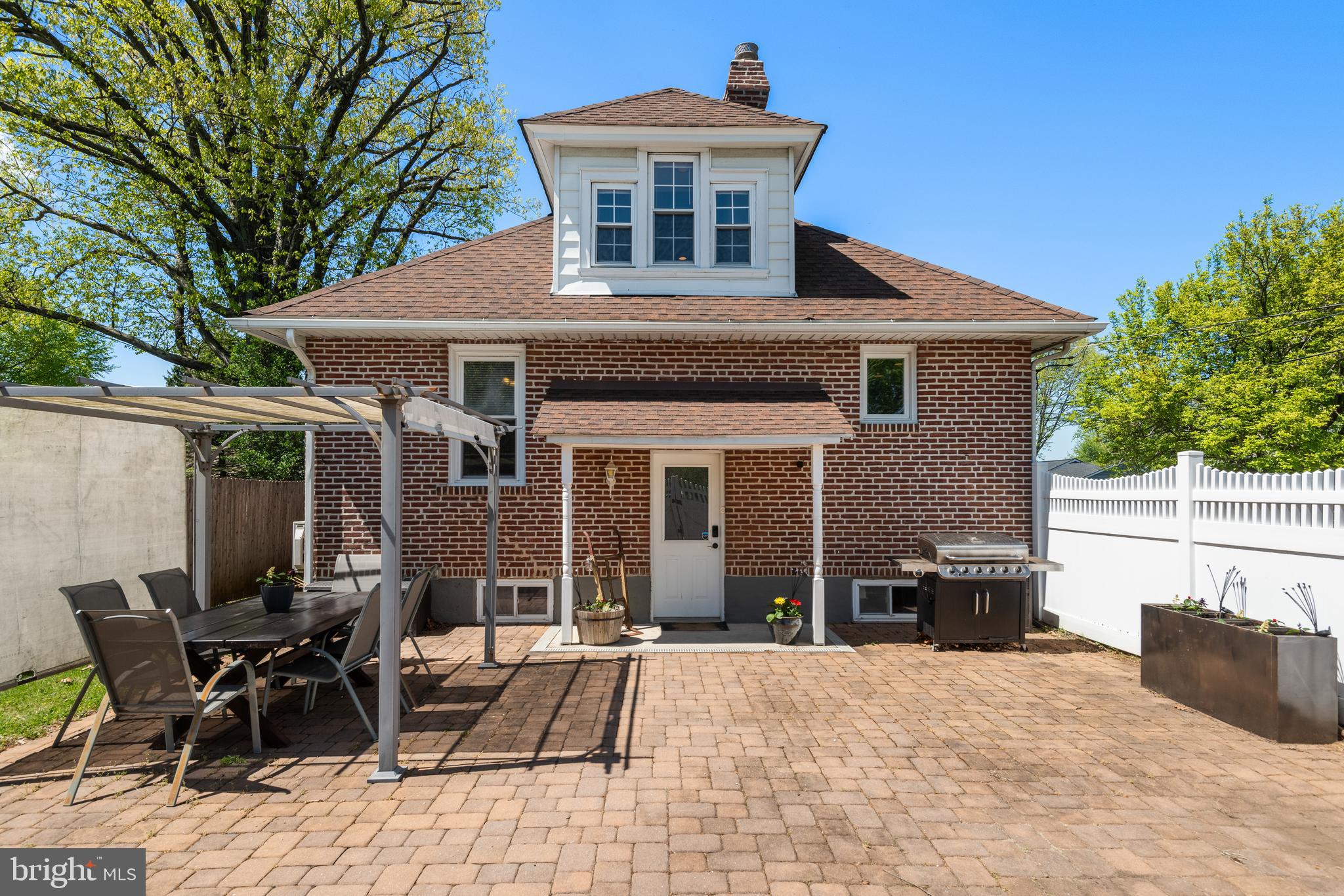 NEWTOWN SQ - Residential