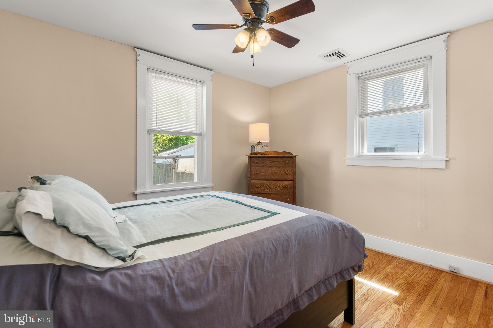 NEWTOWN SQ - Residential