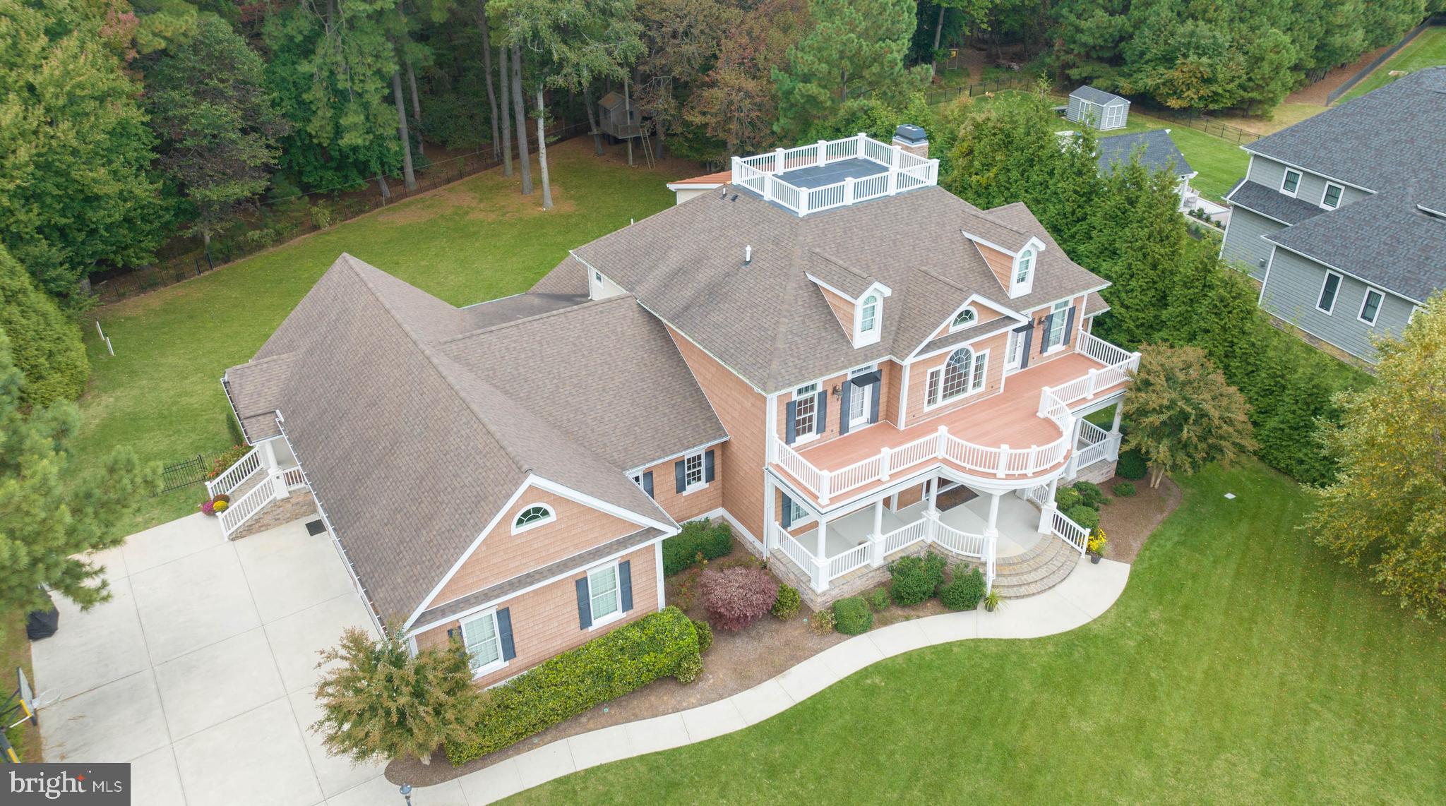 WOLFE POINTE - Residential