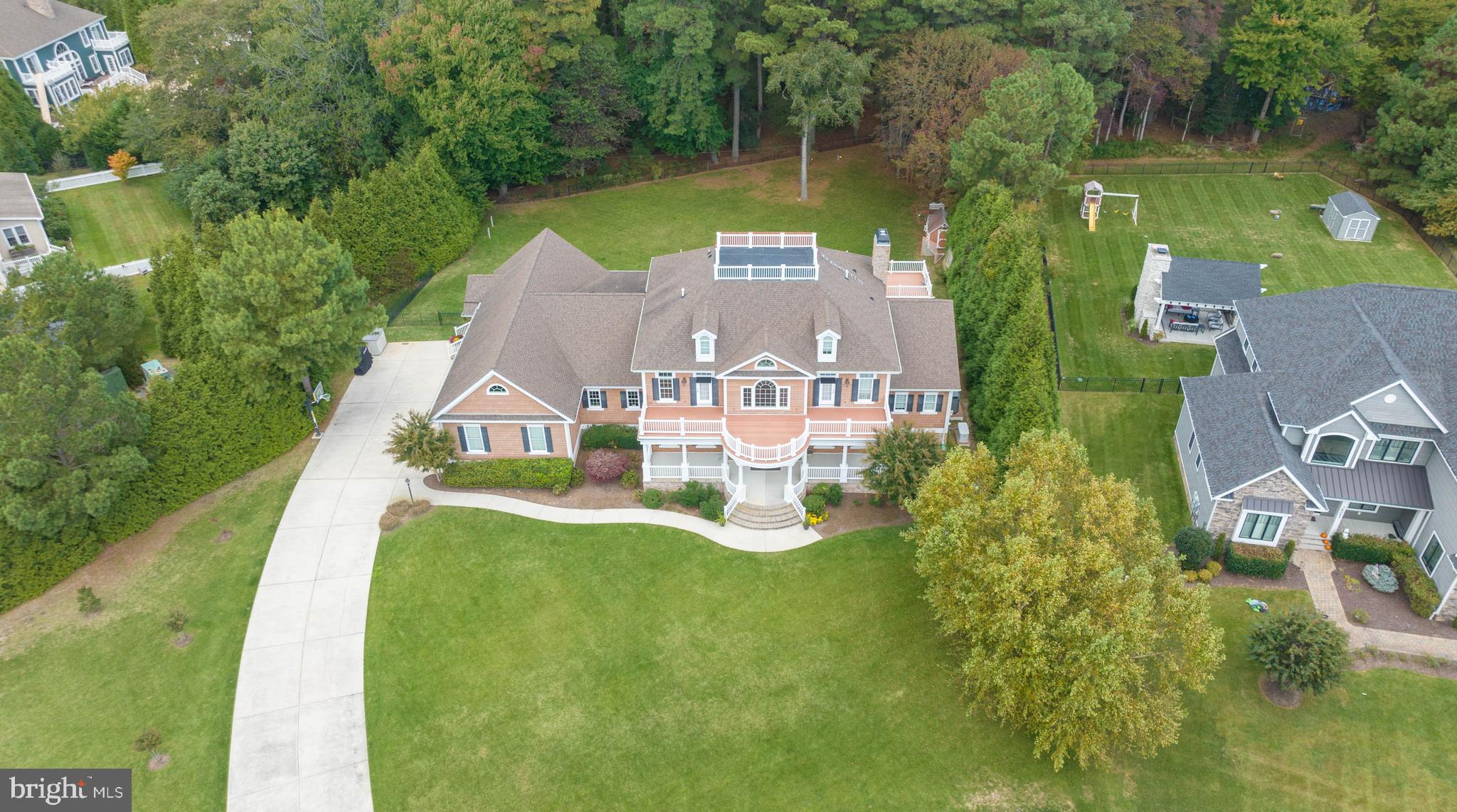 WOLFE POINTE - Residential